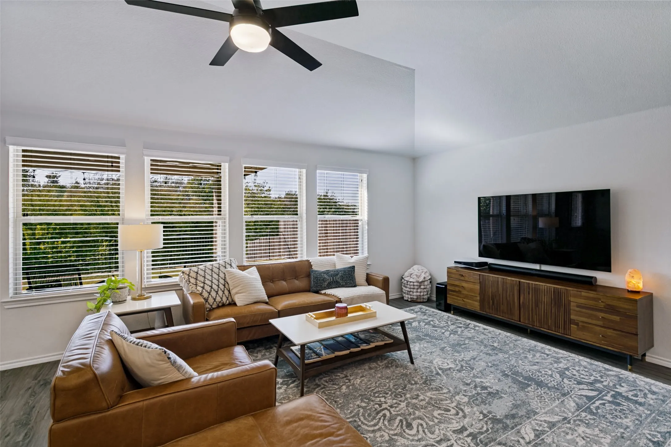 Single Family Residence For Sale in Tarrant County , 300 Balcones Drive, Fort Worth, Texas 76108, 3 Bedroom, 2 Bathroom, 2 Garage spaces, 1,657 Sqft, built in 2018, mls#21405083, Real Estate Agent in Fort Worth, Homes For Sale in Tarrant county, Homes For Sale in Fort Worth, Realtor in Fort Worth Texas, Real Estate Brokerage Independent Realty Texas, Luminita Cordes Realtor