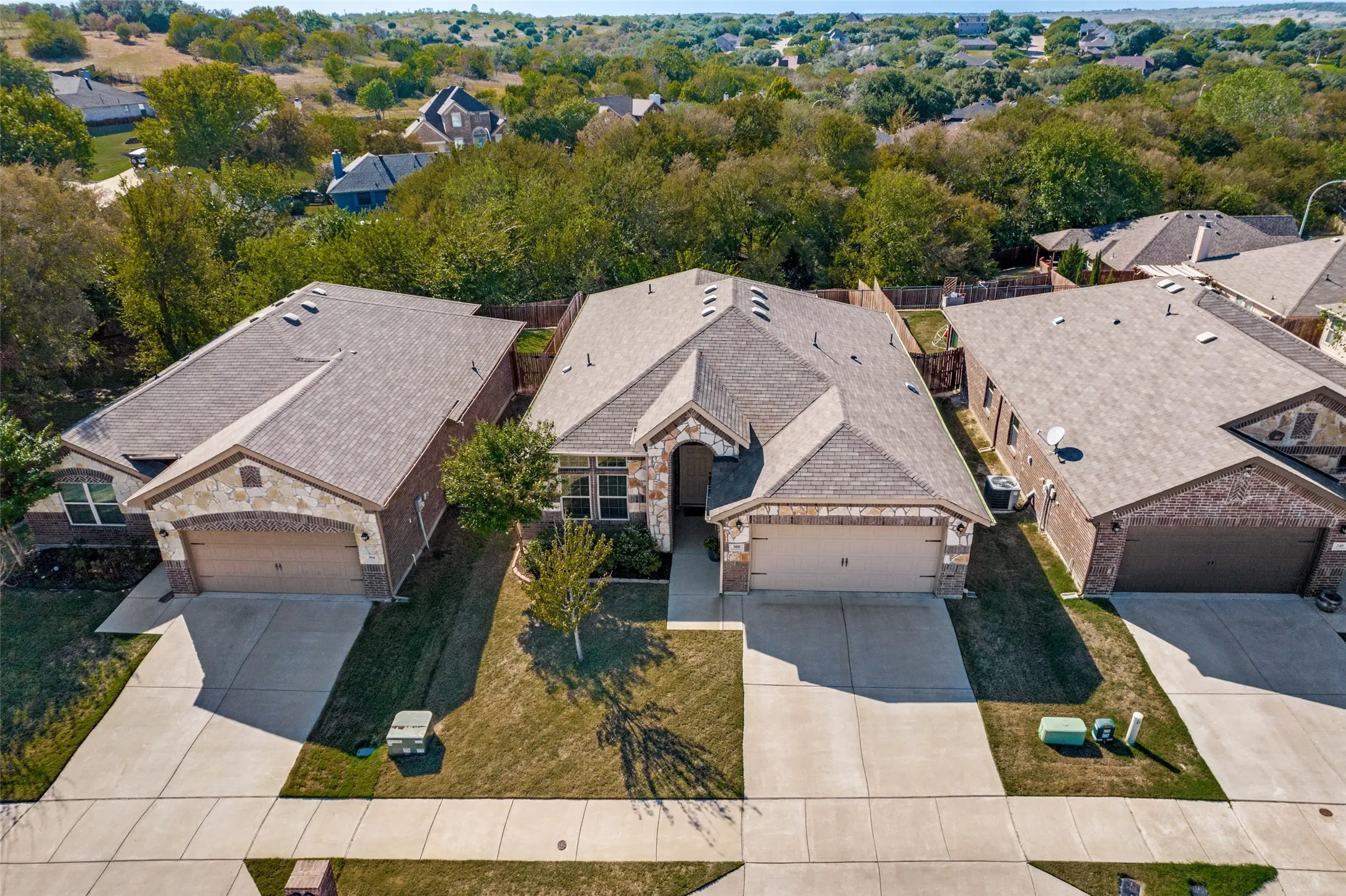 Single Family Residence For Sale in Tarrant County , 300 Balcones Drive, Fort Worth, Texas 76108, 3 Bedroom, 2 Bathroom, 2 Garage spaces, 1,657 Sqft, built in 2018, mls#21405083, Real Estate Agent in Fort Worth, Homes For Sale in Tarrant county, Homes For Sale in Fort Worth, Realtor in Fort Worth Texas, Real Estate Brokerage Independent Realty Texas, Luminita Cordes Realtor