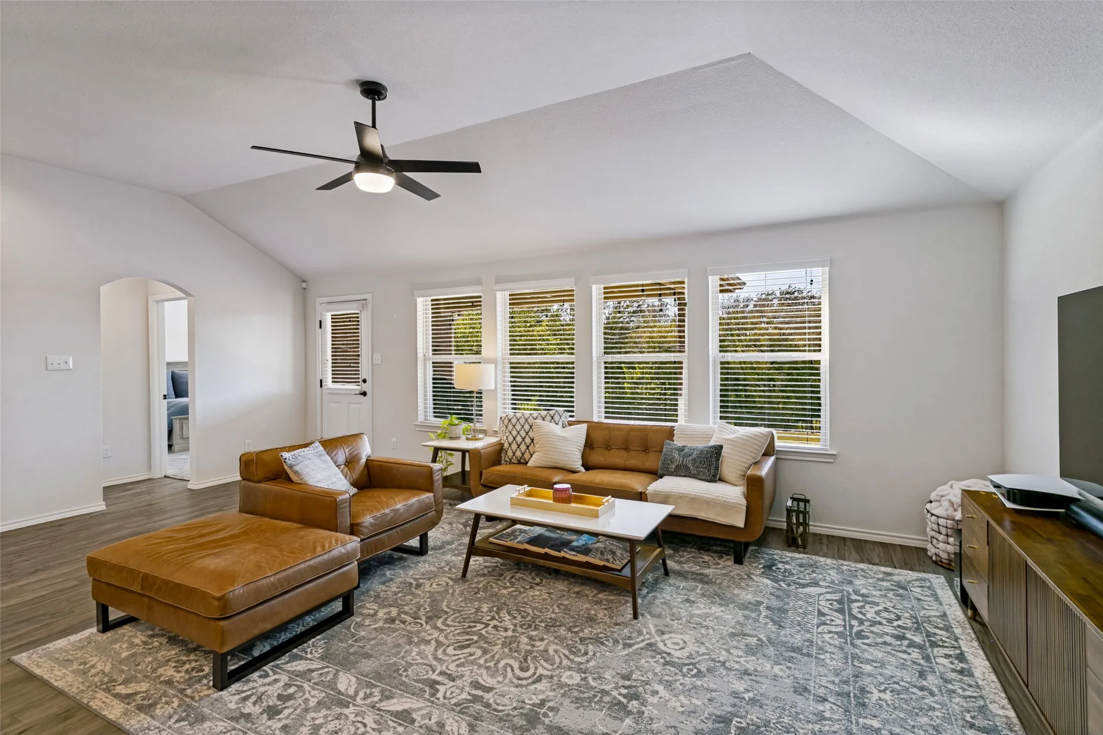 Single Family Residence For Sale in Tarrant County , 300 Balcones Drive, Fort Worth, Texas 76108, 3 Bedroom, 2 Bathroom, 2 Garage spaces, 1,657 Sqft, built in 2018, mls#21405083, Real Estate Agent in Fort Worth, Homes For Sale in Tarrant county, Homes For Sale in Fort Worth, Realtor in Fort Worth Texas, Real Estate Brokerage Independent Realty Texas, Luminita Cordes Realtor
