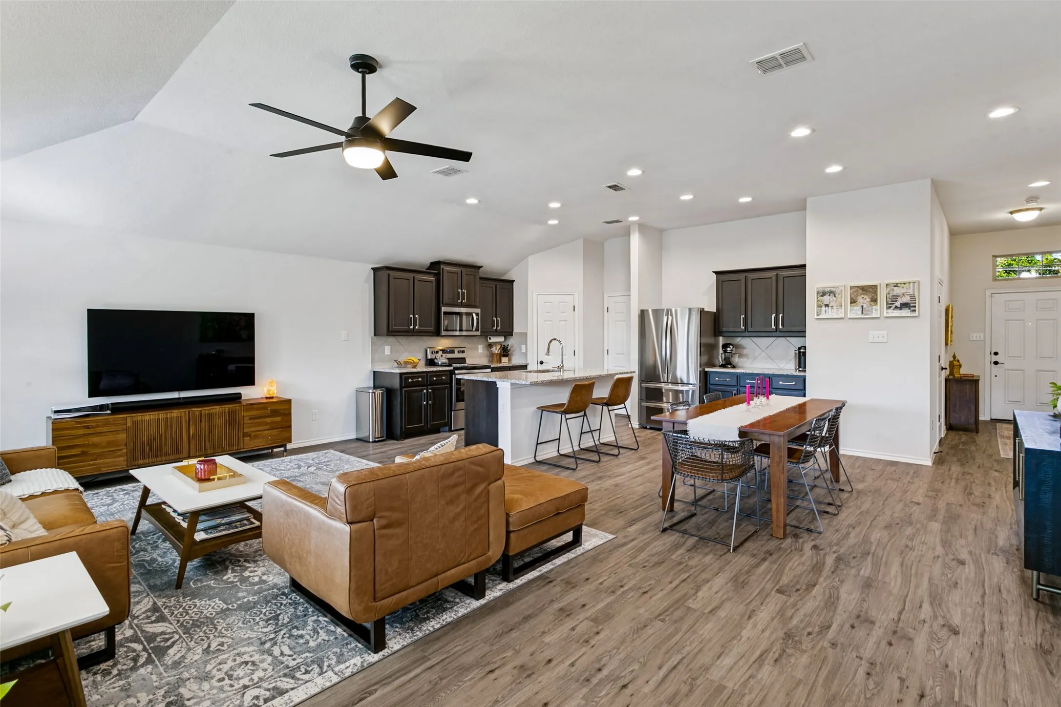 Single Family Residence For Sale in Tarrant County , 300 Balcones Drive, Fort Worth, Texas 76108, 3 Bedroom, 2 Bathroom, 2 Garage spaces, 1,657 Sqft, built in 2018, mls#21405083, Real Estate Agent in Fort Worth, Homes For Sale in Tarrant county, Homes For Sale in Fort Worth, Realtor in Fort Worth Texas, Real Estate Brokerage Independent Realty Texas, Luminita Cordes Realtor