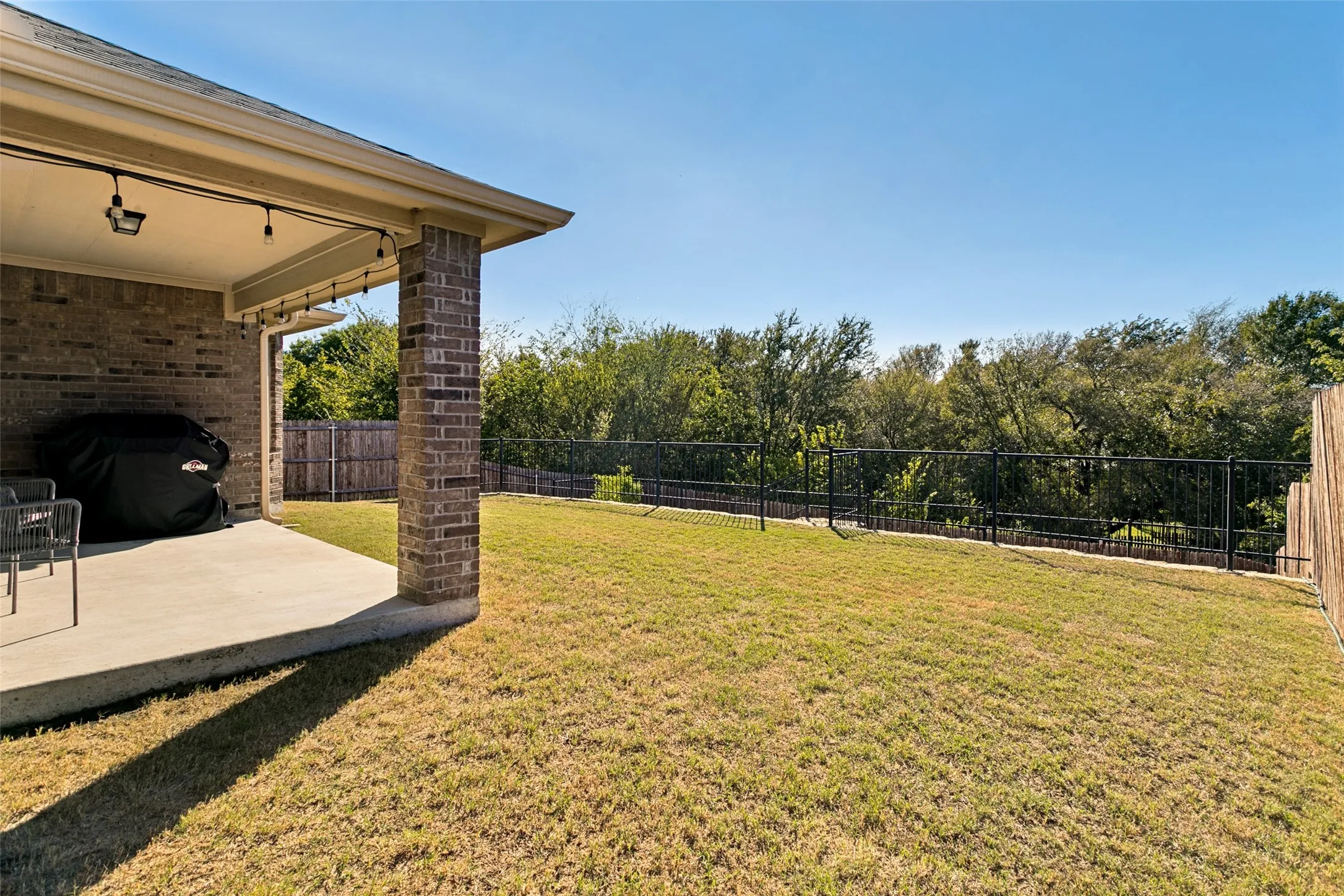 Single Family Residence For Sale in Tarrant County , 300 Balcones Drive, Fort Worth, Texas 76108, 3 Bedroom, 2 Bathroom, 2 Garage spaces, 1,657 Sqft, built in 2018, mls#21405083, Real Estate Agent in Fort Worth, Homes For Sale in Tarrant county, Homes For Sale in Fort Worth, Realtor in Fort Worth Texas, Real Estate Brokerage Independent Realty Texas, Luminita Cordes Realtor