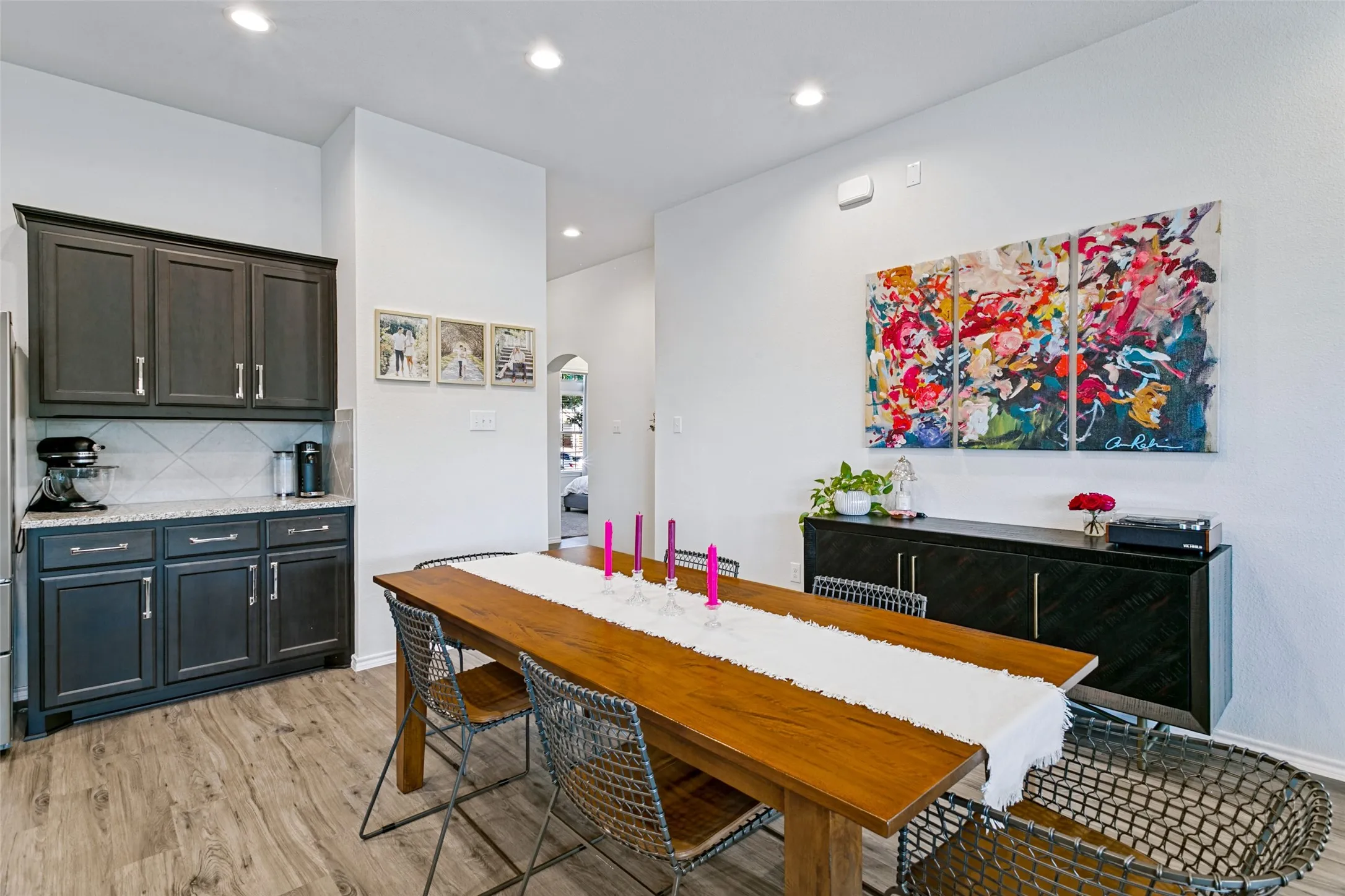 Single Family Residence For Sale in Tarrant County , 300 Balcones Drive, Fort Worth, Texas 76108, 3 Bedroom, 2 Bathroom, 2 Garage spaces, 1,657 Sqft, built in 2018, mls#21405083, Real Estate Agent in Fort Worth, Homes For Sale in Tarrant county, Homes For Sale in Fort Worth, Realtor in Fort Worth Texas, Real Estate Brokerage Independent Realty Texas, Luminita Cordes Realtor