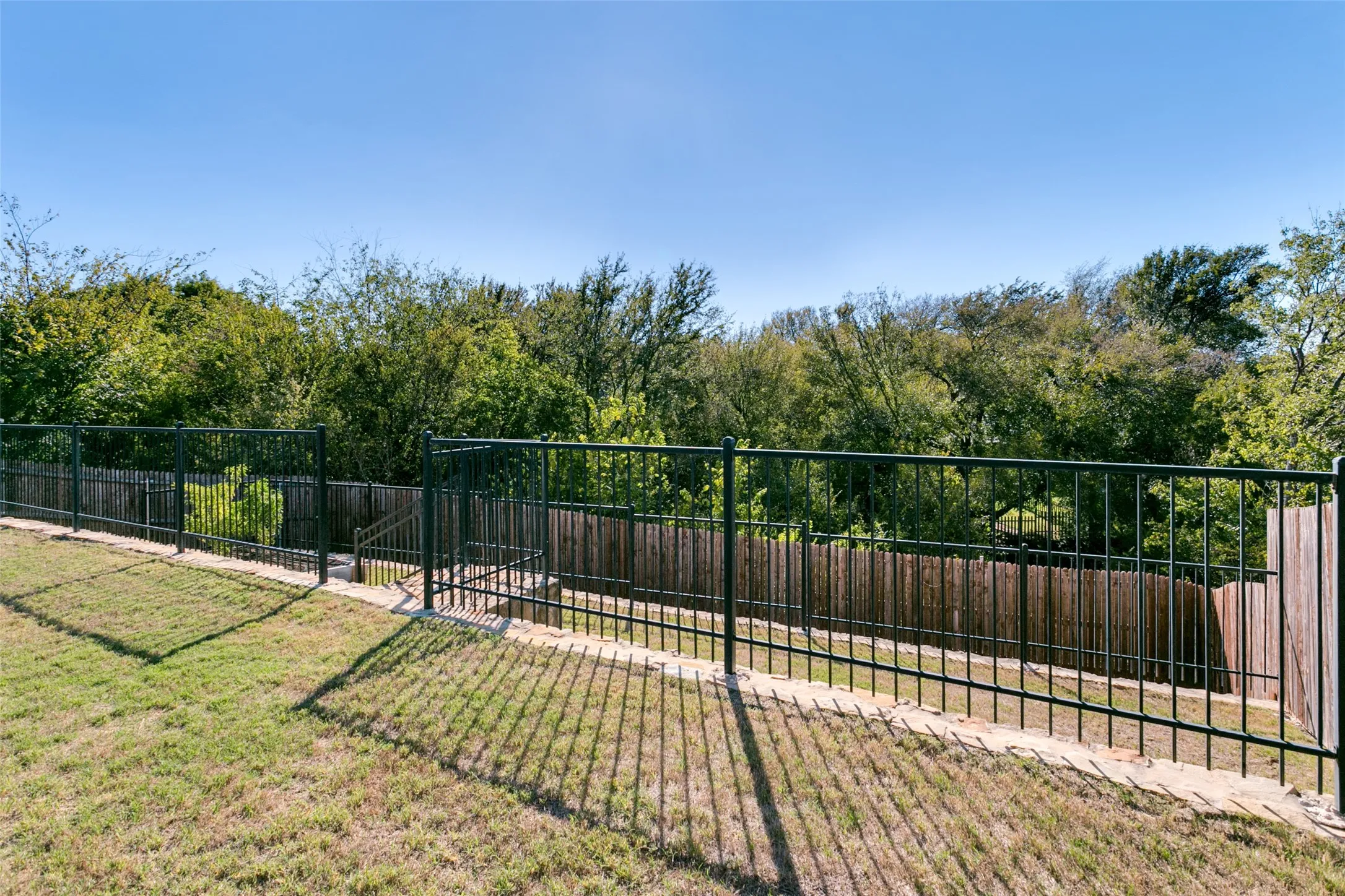 Single Family Residence For Sale in Tarrant County , 300 Balcones Drive, Fort Worth, Texas 76108, 3 Bedroom, 2 Bathroom, 2 Garage spaces, 1,657 Sqft, built in 2018, mls#21405083, Real Estate Agent in Fort Worth, Homes For Sale in Tarrant county, Homes For Sale in Fort Worth, Realtor in Fort Worth Texas, Real Estate Brokerage Independent Realty Texas, Luminita Cordes Realtor