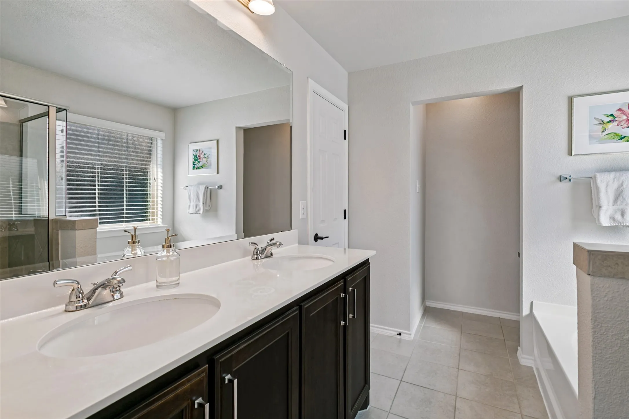 Single Family Residence For Sale in Tarrant County , 300 Balcones Drive, Fort Worth, Texas 76108, 3 Bedroom, 2 Bathroom, 2 Garage spaces, 1,657 Sqft, built in 2018, mls#21405083, Real Estate Agent in Fort Worth, Homes For Sale in Tarrant county, Homes For Sale in Fort Worth, Realtor in Fort Worth Texas, Real Estate Brokerage Independent Realty Texas, Luminita Cordes Realtor