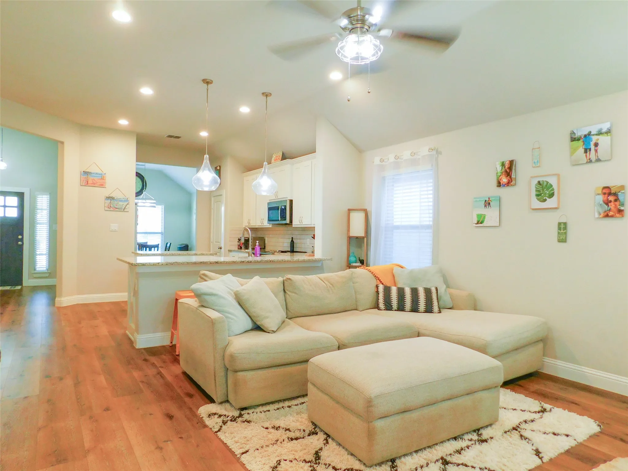 Single Family Residence For Rent in Denton County , 117 Maverick Lane, Pilot Point, Texas 76258, 3 Bedroom, 2 Bathroom, 2 Garage spaces, 1,755 Sqft, built in 2020, mls#21407184, Real Estate Agent in Pilot Point, Homes For Rent in Denton county, Homes For Rent in Pilot Point, Realtor in Pilot Point Texas, Real Estate Brokerage Independent Realty Texas, Luminita Cordes Realtor
