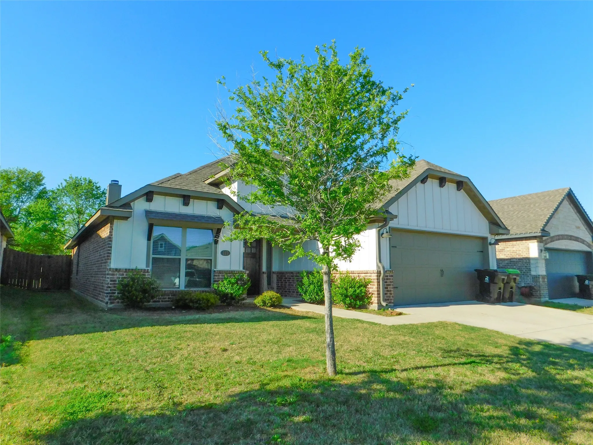 Single Family Residence For Rent in Denton County , 117 Maverick Lane, Pilot Point, Texas 76258, 3 Bedroom, 2 Bathroom, 2 Garage spaces, 1,755 Sqft, built in 2020, mls#21407184, Real Estate Agent in Pilot Point, Homes For Rent in Denton county, Homes For Rent in Pilot Point, Realtor in Pilot Point Texas, Real Estate Brokerage Independent Realty Texas, Luminita Cordes Realtor