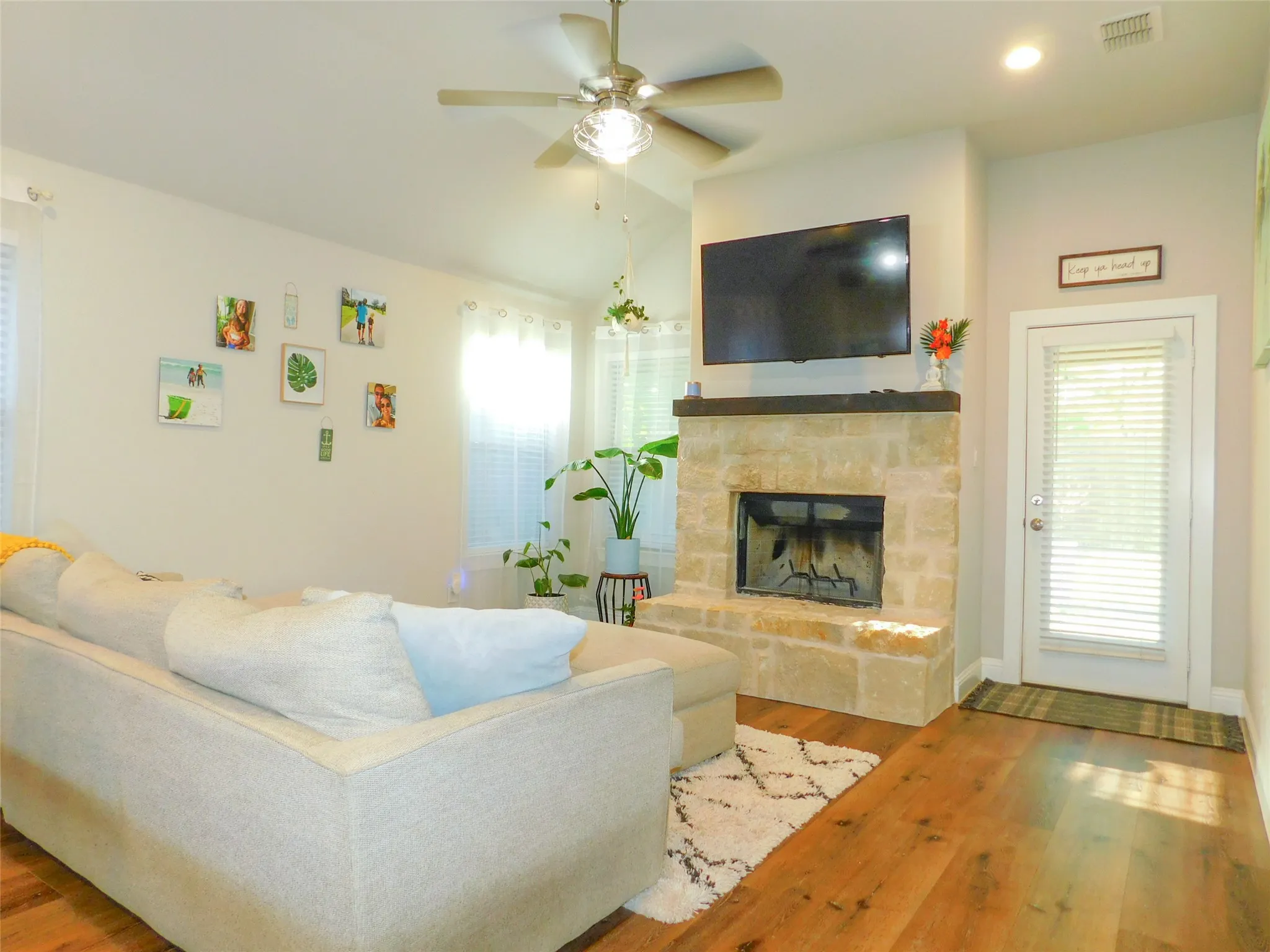 Single Family Residence For Rent in Denton County , 117 Maverick Lane, Pilot Point, Texas 76258, 3 Bedroom, 2 Bathroom, 2 Garage spaces, 1,755 Sqft, built in 2020, mls#21407184, Real Estate Agent in Pilot Point, Homes For Rent in Denton county, Homes For Rent in Pilot Point, Realtor in Pilot Point Texas, Real Estate Brokerage Independent Realty Texas, Luminita Cordes Realtor