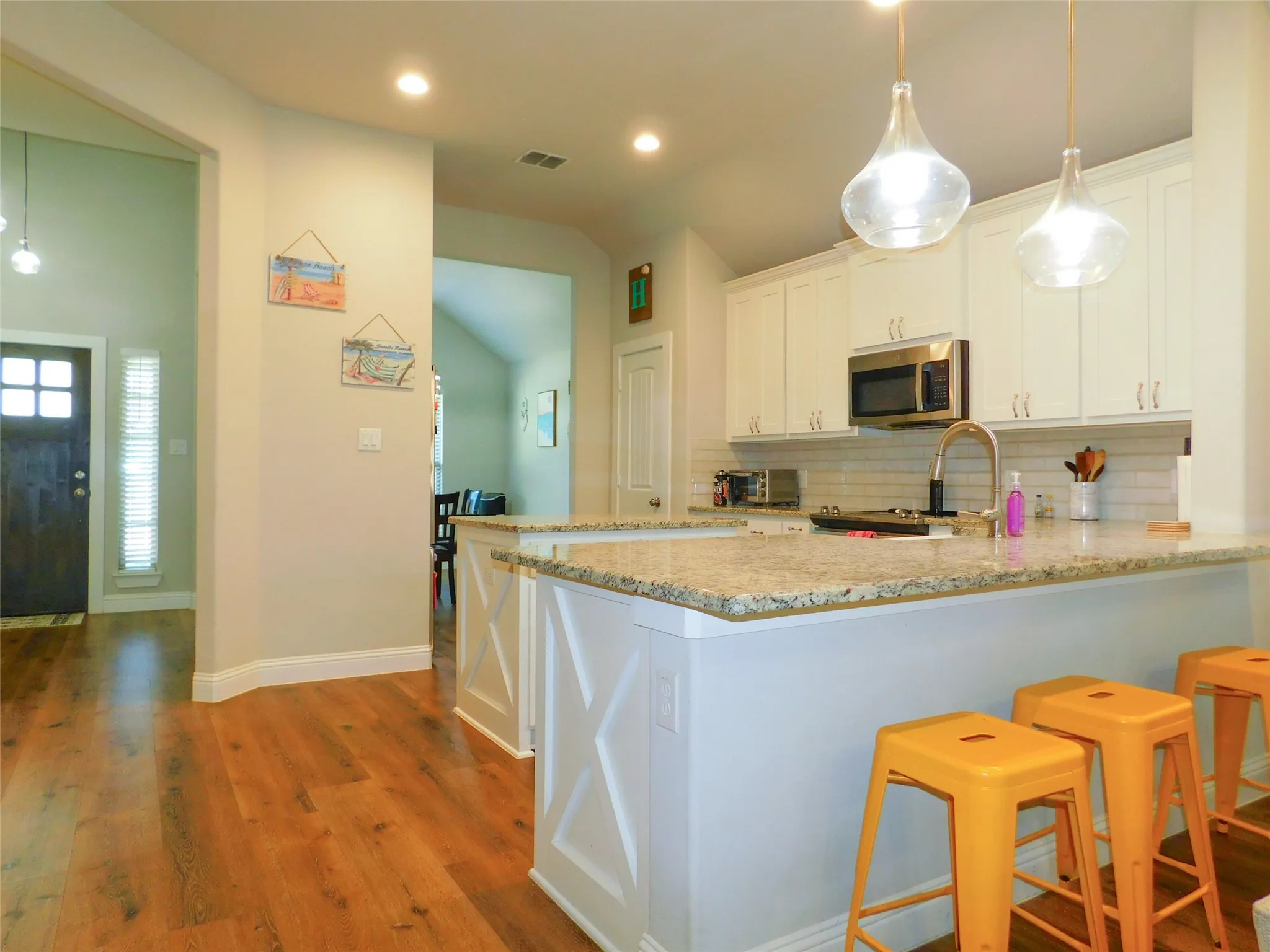 Single Family Residence For Rent in Denton County , 117 Maverick Lane, Pilot Point, Texas 76258, 3 Bedroom, 2 Bathroom, 2 Garage spaces, 1,755 Sqft, built in 2020, mls#21407184, Real Estate Agent in Pilot Point, Homes For Rent in Denton county, Homes For Rent in Pilot Point, Realtor in Pilot Point Texas, Real Estate Brokerage Independent Realty Texas, Luminita Cordes Realtor