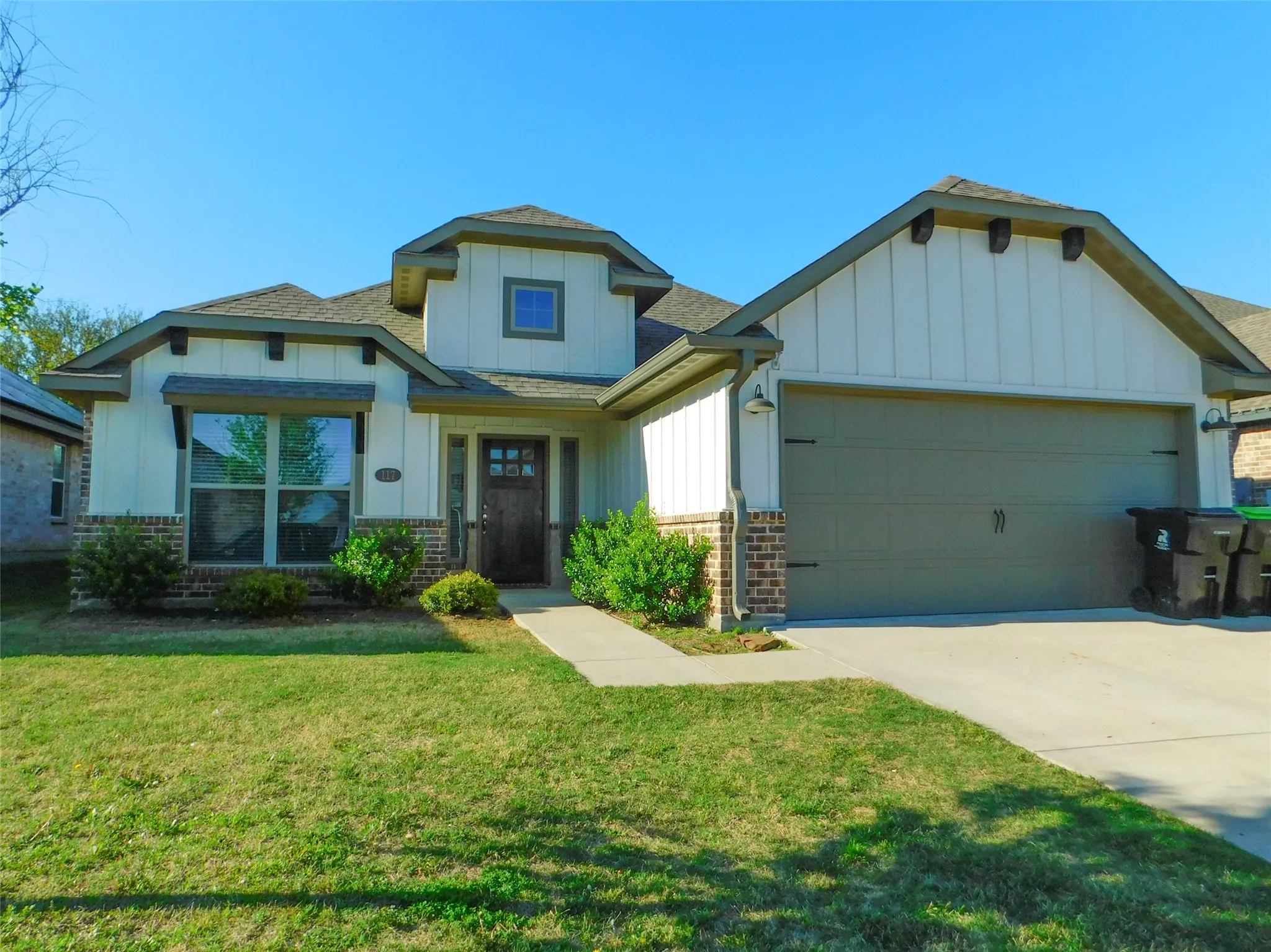 Single Family Residence For Rent in Denton County , 117 Maverick Lane, Pilot Point, Texas 76258, 3 Bedroom, 2 Bathroom, 2 Garage spaces, 1,755 Sqft, built in 2020, mls#21407184, Real Estate Agent in Pilot Point, Homes For Rent in Denton county, Homes For Rent in Pilot Point, Realtor in Pilot Point Texas, Real Estate Brokerage Independent Realty Texas, Luminita Cordes Realtor