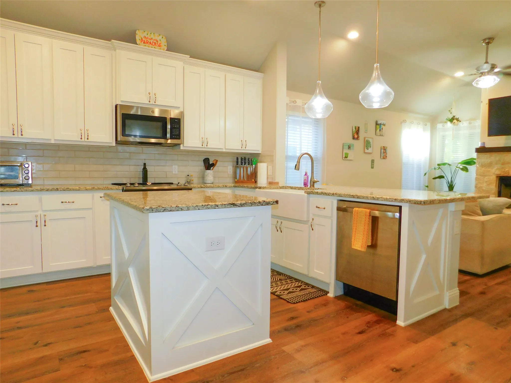 Single Family Residence For Rent in Denton County , 117 Maverick Lane, Pilot Point, Texas 76258, 3 Bedroom, 2 Bathroom, 2 Garage spaces, 1,755 Sqft, built in 2020, mls#21407184, Real Estate Agent in Pilot Point, Homes For Rent in Denton county, Homes For Rent in Pilot Point, Realtor in Pilot Point Texas, Real Estate Brokerage Independent Realty Texas, Luminita Cordes Realtor
