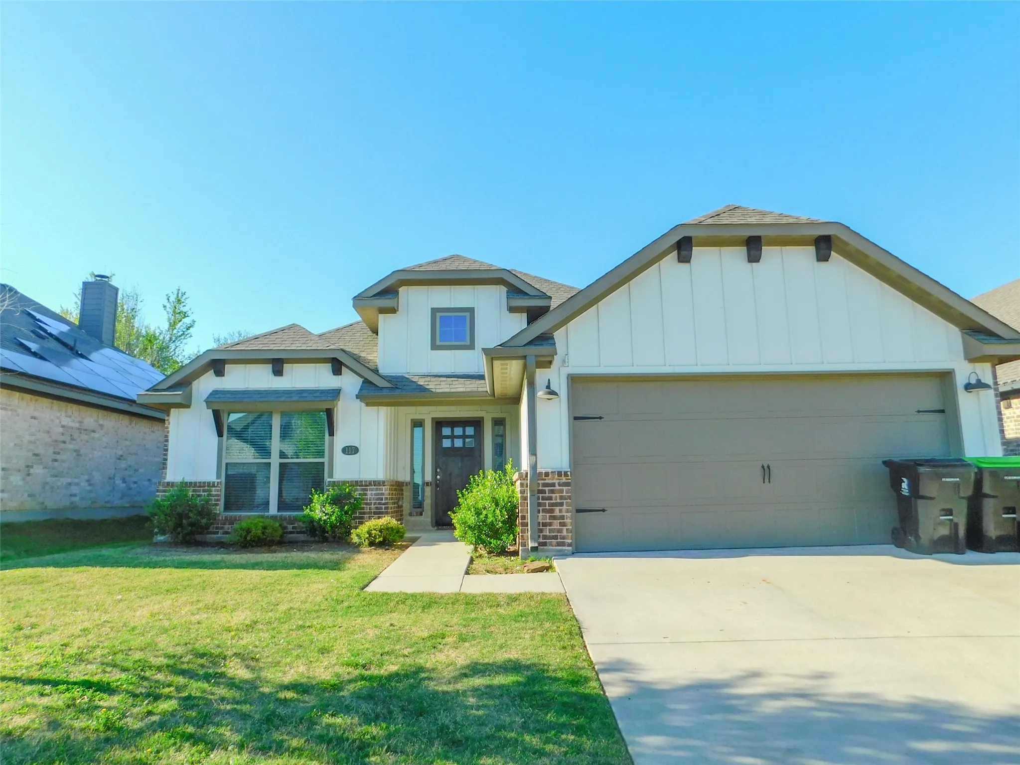 Single Family Residence For Rent in Denton County , 117 Maverick Lane, Pilot Point, Texas 76258, 3 Bedroom, 2 Bathroom, 2 Garage spaces, 1,755 Sqft, built in 2020, mls#21407184, Real Estate Agent in Pilot Point, Homes For Rent in Denton county, Homes For Rent in Pilot Point, Realtor in Pilot Point Texas, Real Estate Brokerage Independent Realty Texas, Luminita Cordes Realtor