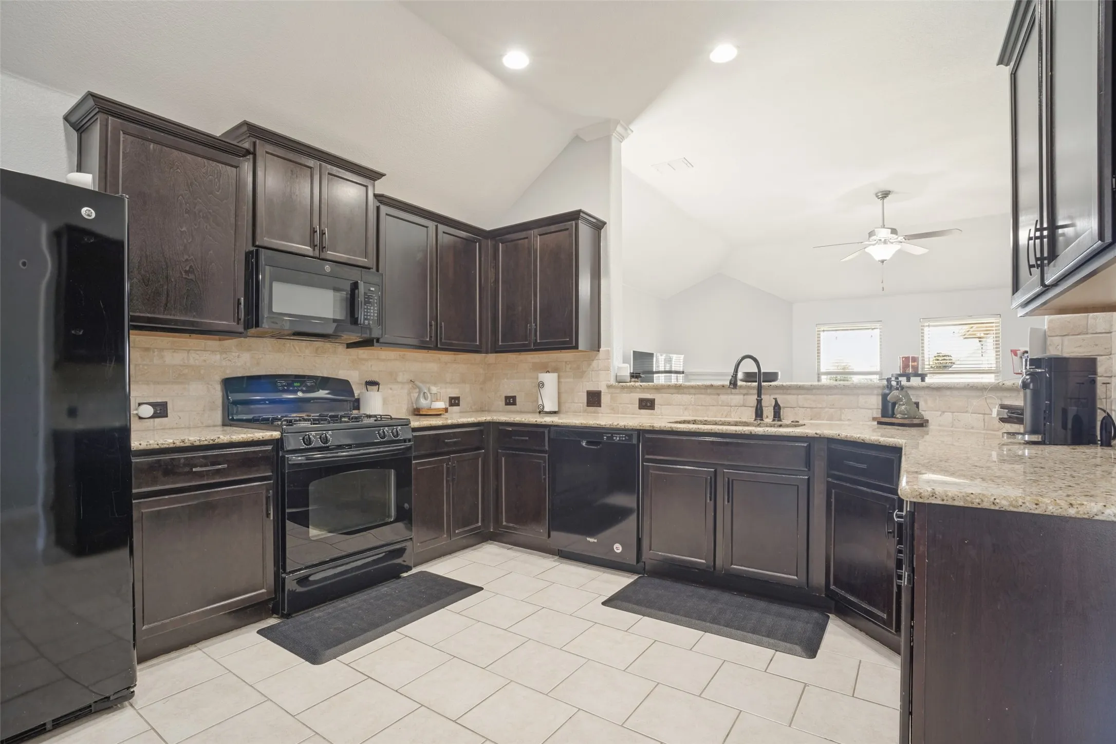 Single Family Residence For Sale in Tarrant County , 14317 Mariposa Lily Lane, Fort Worth, Texas 76052, 3 Bedroom, 2 Bathroom, 2 Garage spaces, 1,556 Sqft, built in 2012, mls#21407032, Real Estate Agent in Fort Worth, Homes For Sale in Tarrant county, Homes For Sale in Fort Worth, Realtor in Fort Worth Texas, Real Estate Brokerage Independent Realty Texas, Luminita Cordes Realtor