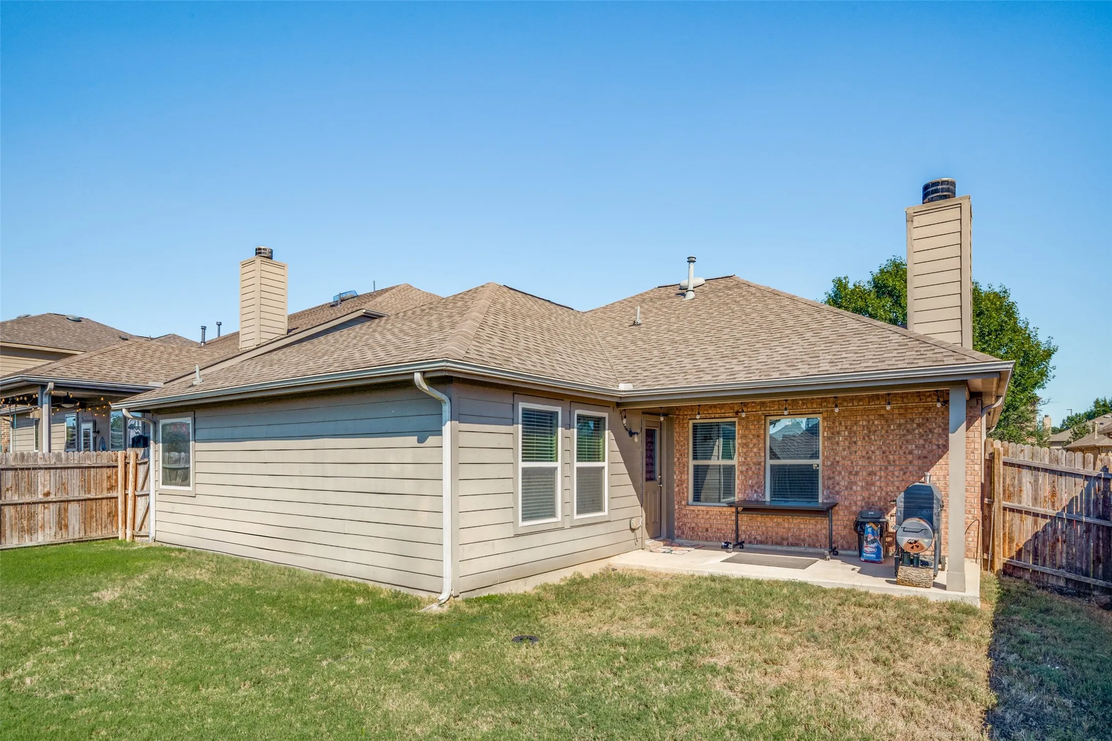 Single Family Residence For Sale in Tarrant County , 14317 Mariposa Lily Lane, Fort Worth, Texas 76052, 3 Bedroom, 2 Bathroom, 2 Garage spaces, 1,556 Sqft, built in 2012, mls#21407032, Real Estate Agent in Fort Worth, Homes For Sale in Tarrant county, Homes For Sale in Fort Worth, Realtor in Fort Worth Texas, Real Estate Brokerage Independent Realty Texas, Luminita Cordes Realtor