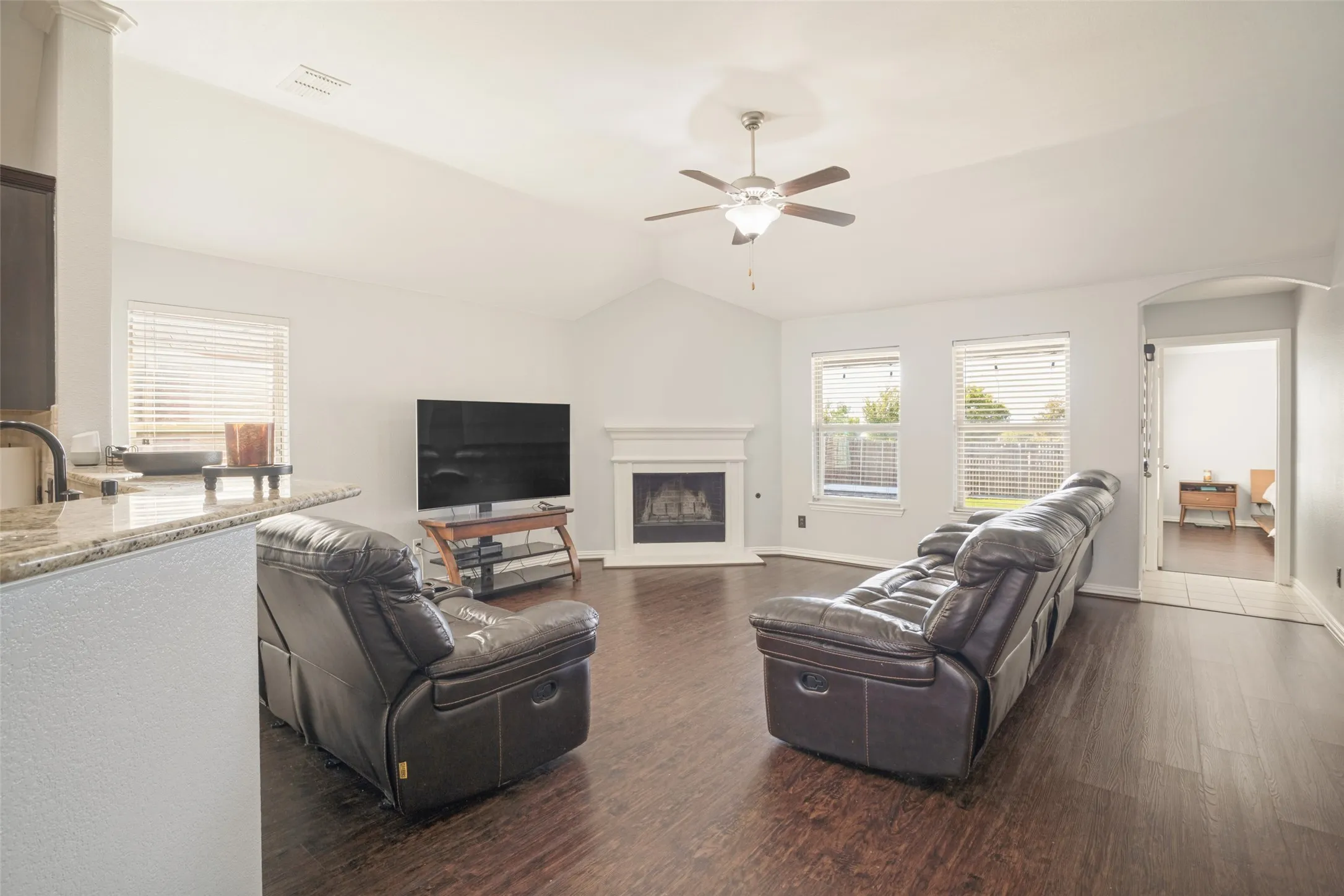 Single Family Residence For Sale in Tarrant County , 14317 Mariposa Lily Lane, Fort Worth, Texas 76052, 3 Bedroom, 2 Bathroom, 2 Garage spaces, 1,556 Sqft, built in 2012, mls#21407032, Real Estate Agent in Fort Worth, Homes For Sale in Tarrant county, Homes For Sale in Fort Worth, Realtor in Fort Worth Texas, Real Estate Brokerage Independent Realty Texas, Luminita Cordes Realtor