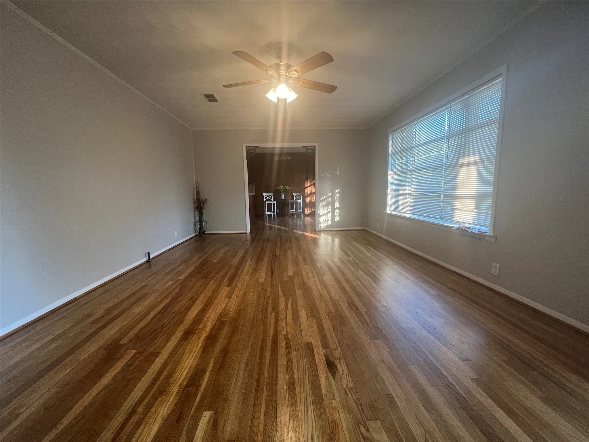 Single Family Residence For Sale in Kaufman County , 105 Davidson Drive, Terrell, Texas 75160, 3 Bedroom, 2 Bathroom, Garage spaces, 1,704 Sqft, built in 1955, mls#21406603, Real Estate Agent in Terrell, Homes For Sale in Kaufman county, Homes For Sale in Terrell, Realtor in Terrell Texas, Real Estate Brokerage Independent Realty Texas, Luminita Cordes Realtor