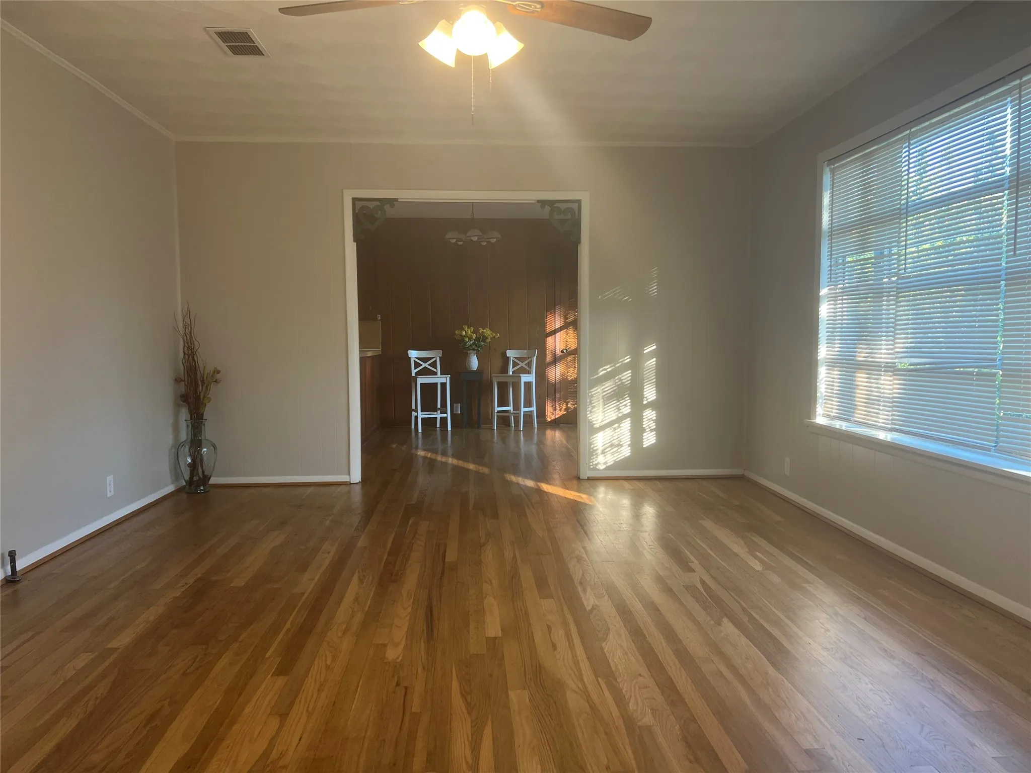 Single Family Residence For Sale in Kaufman County , 105 Davidson Drive, Terrell, Texas 75160, 3 Bedroom, 2 Bathroom, Garage spaces, 1,704 Sqft, built in 1955, mls#21406603, Real Estate Agent in Terrell, Homes For Sale in Kaufman county, Homes For Sale in Terrell, Realtor in Terrell Texas, Real Estate Brokerage Independent Realty Texas, Luminita Cordes Realtor