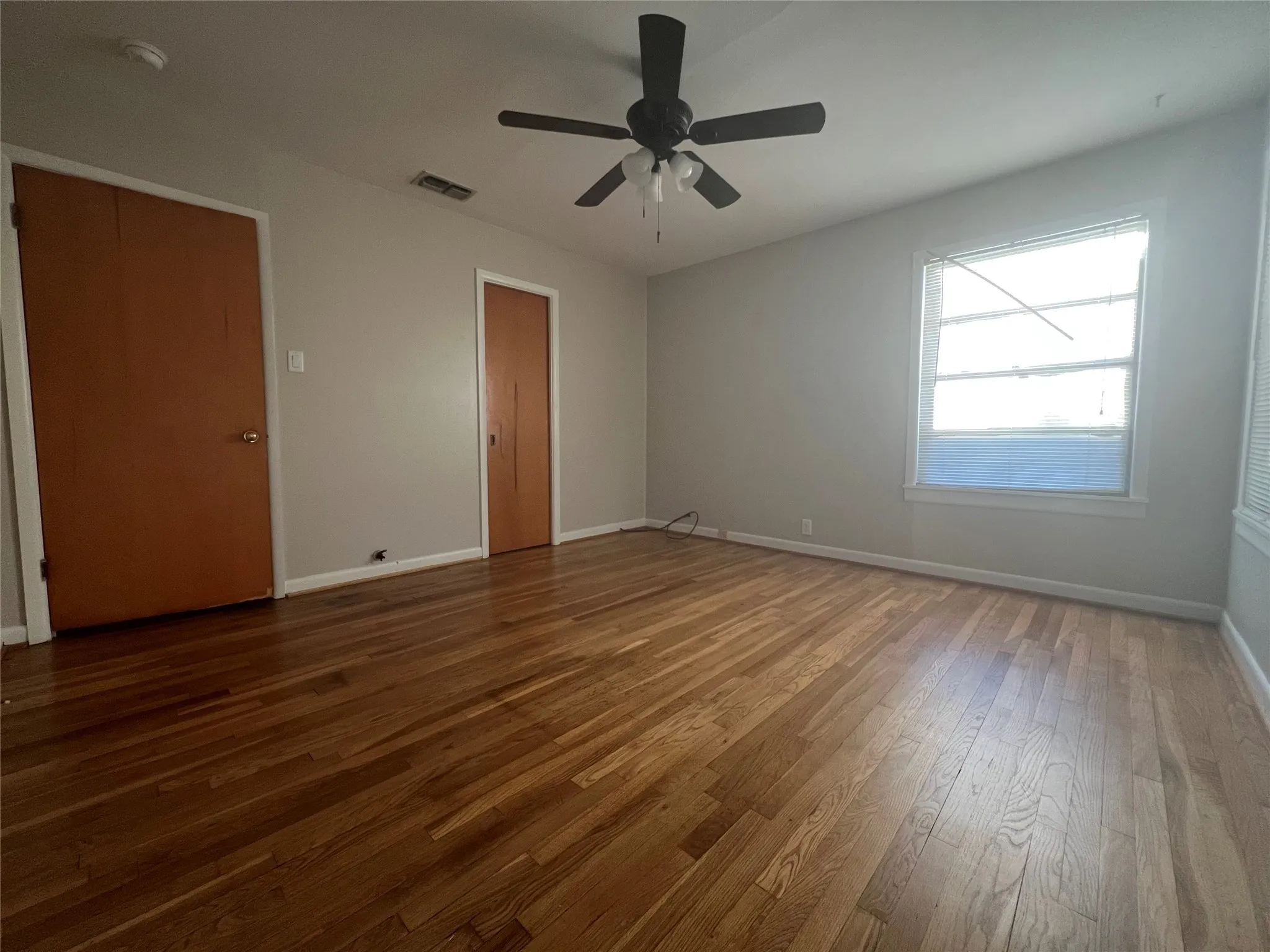 Single Family Residence For Sale in Kaufman County , 105 Davidson Drive, Terrell, Texas 75160, 3 Bedroom, 2 Bathroom, Garage spaces, 1,704 Sqft, built in 1955, mls#21406603, Real Estate Agent in Terrell, Homes For Sale in Kaufman county, Homes For Sale in Terrell, Realtor in Terrell Texas, Real Estate Brokerage Independent Realty Texas, Luminita Cordes Realtor