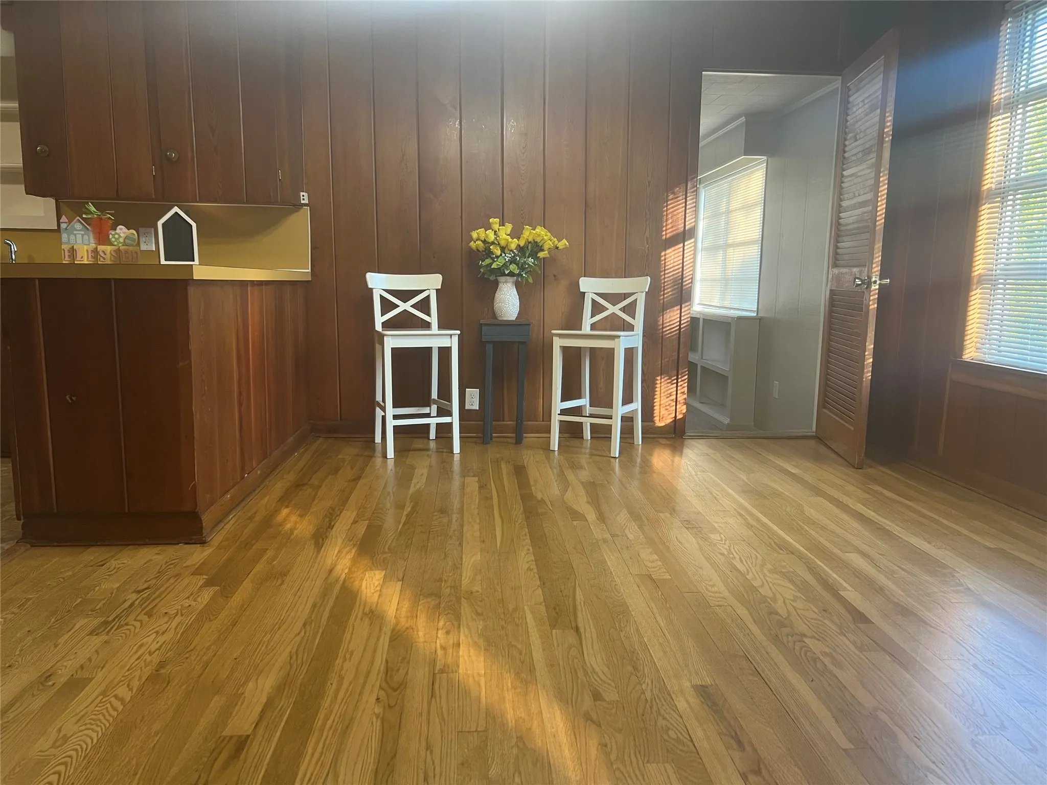 Single Family Residence For Sale in Kaufman County , 105 Davidson Drive, Terrell, Texas 75160, 3 Bedroom, 2 Bathroom, Garage spaces, 1,704 Sqft, built in 1955, mls#21406603, Real Estate Agent in Terrell, Homes For Sale in Kaufman county, Homes For Sale in Terrell, Realtor in Terrell Texas, Real Estate Brokerage Independent Realty Texas, Luminita Cordes Realtor