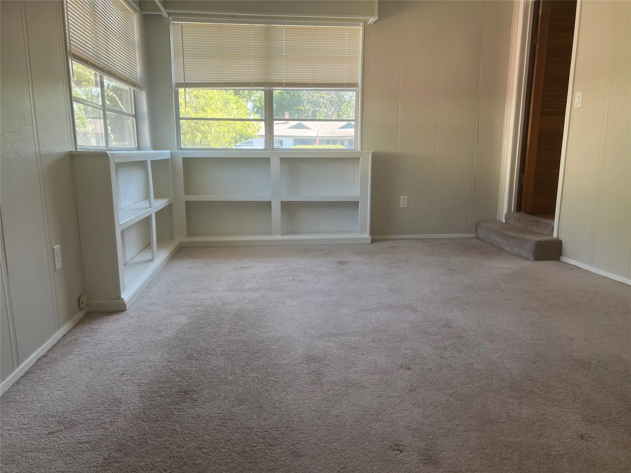 Single Family Residence For Sale in Kaufman County , 105 Davidson Drive, Terrell, Texas 75160, 3 Bedroom, 2 Bathroom, Garage spaces, 1,704 Sqft, built in 1955, mls#21406603, Real Estate Agent in Terrell, Homes For Sale in Kaufman county, Homes For Sale in Terrell, Realtor in Terrell Texas, Real Estate Brokerage Independent Realty Texas, Luminita Cordes Realtor