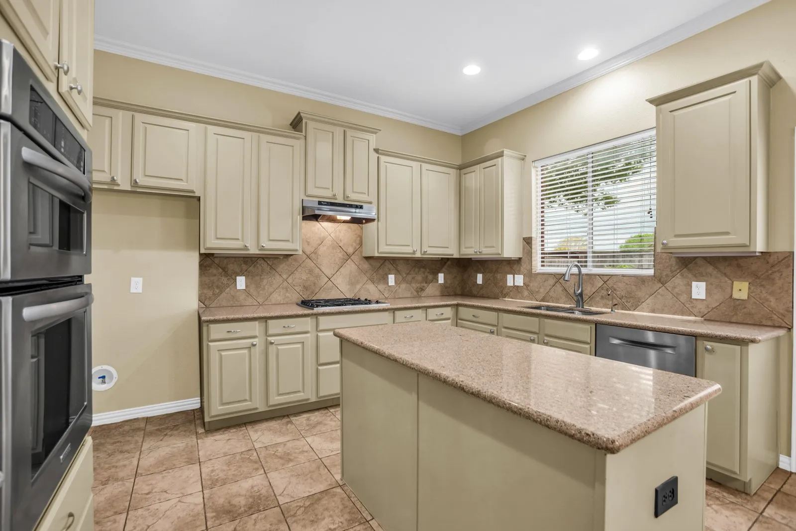 Single Family Residence For Rent in Rockwall County , 513 Mckinney Trail, Fate, Texas 75087, 4 Bedroom, 3 Bathroom, 3 Garage spaces, 3,226 Sqft, built in 2007, mls#21407221, Real Estate Agent in Fate, Homes For Rent in Rockwall county, Homes For Rent in Fate, Realtor in Fate Texas, Real Estate Brokerage Independent Realty Texas, Luminita Cordes Realtor