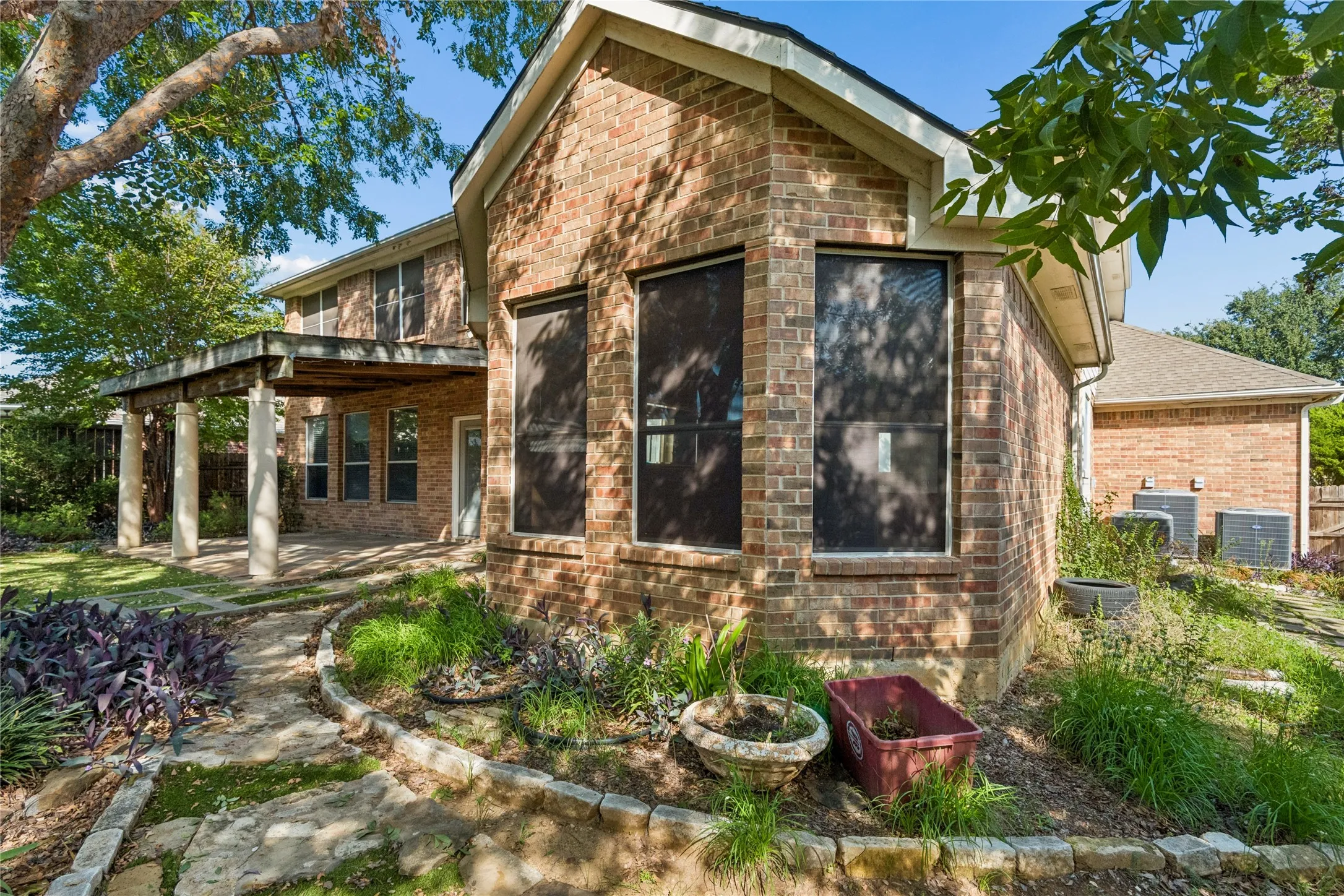 Single Family Residence For Sale in Tarrant County , 5536 Cranberry Drive, Fort Worth, Texas 76137, 4 Bedroom, 4 Bathroom, 3 Garage spaces, 4,002 Sqft, built in 2001, mls#21407223, Real Estate Agent in Fort Worth, Homes For Sale in Tarrant county, Homes For Sale in Fort Worth, Realtor in Fort Worth Texas, Real Estate Brokerage Independent Realty Texas, Luminita Cordes Realtor