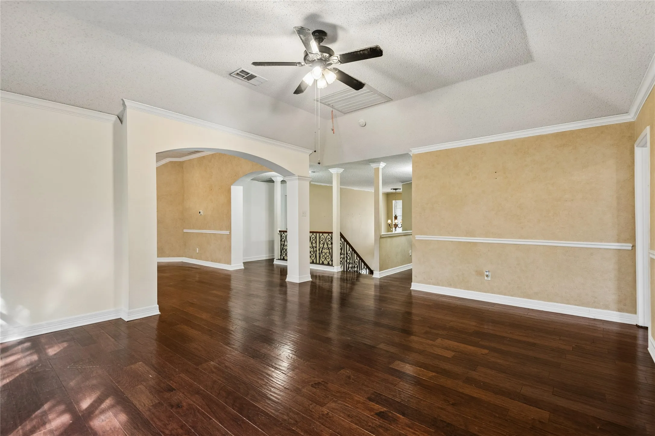 Single Family Residence For Sale in Tarrant County , 5536 Cranberry Drive, Fort Worth, Texas 76137, 4 Bedroom, 4 Bathroom, 3 Garage spaces, 4,002 Sqft, built in 2001, mls#21407223, Real Estate Agent in Fort Worth, Homes For Sale in Tarrant county, Homes For Sale in Fort Worth, Realtor in Fort Worth Texas, Real Estate Brokerage Independent Realty Texas, Luminita Cordes Realtor
