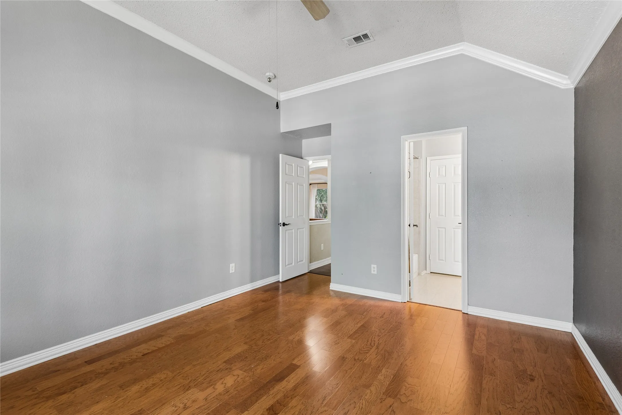 Single Family Residence For Sale in Tarrant County , 5536 Cranberry Drive, Fort Worth, Texas 76137, 4 Bedroom, 4 Bathroom, 3 Garage spaces, 4,002 Sqft, built in 2001, mls#21407223, Real Estate Agent in Fort Worth, Homes For Sale in Tarrant county, Homes For Sale in Fort Worth, Realtor in Fort Worth Texas, Real Estate Brokerage Independent Realty Texas, Luminita Cordes Realtor