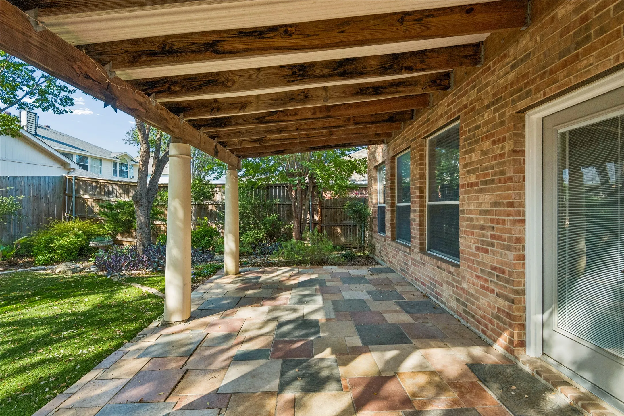 Single Family Residence For Sale in Tarrant County , 5536 Cranberry Drive, Fort Worth, Texas 76137, 4 Bedroom, 4 Bathroom, 3 Garage spaces, 4,002 Sqft, built in 2001, mls#21407223, Real Estate Agent in Fort Worth, Homes For Sale in Tarrant county, Homes For Sale in Fort Worth, Realtor in Fort Worth Texas, Real Estate Brokerage Independent Realty Texas, Luminita Cordes Realtor