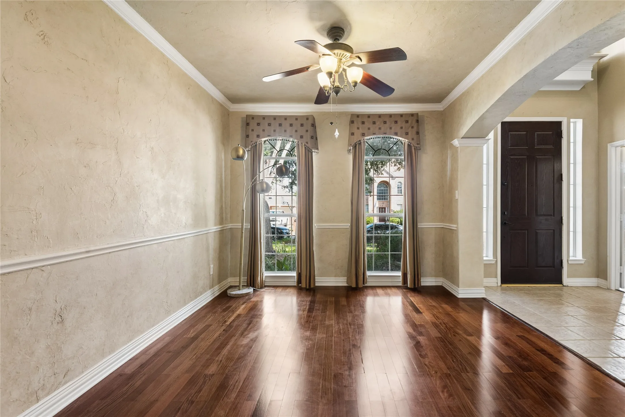 Single Family Residence For Sale in Tarrant County , 5536 Cranberry Drive, Fort Worth, Texas 76137, 4 Bedroom, 4 Bathroom, 3 Garage spaces, 4,002 Sqft, built in 2001, mls#21407223, Real Estate Agent in Fort Worth, Homes For Sale in Tarrant county, Homes For Sale in Fort Worth, Realtor in Fort Worth Texas, Real Estate Brokerage Independent Realty Texas, Luminita Cordes Realtor