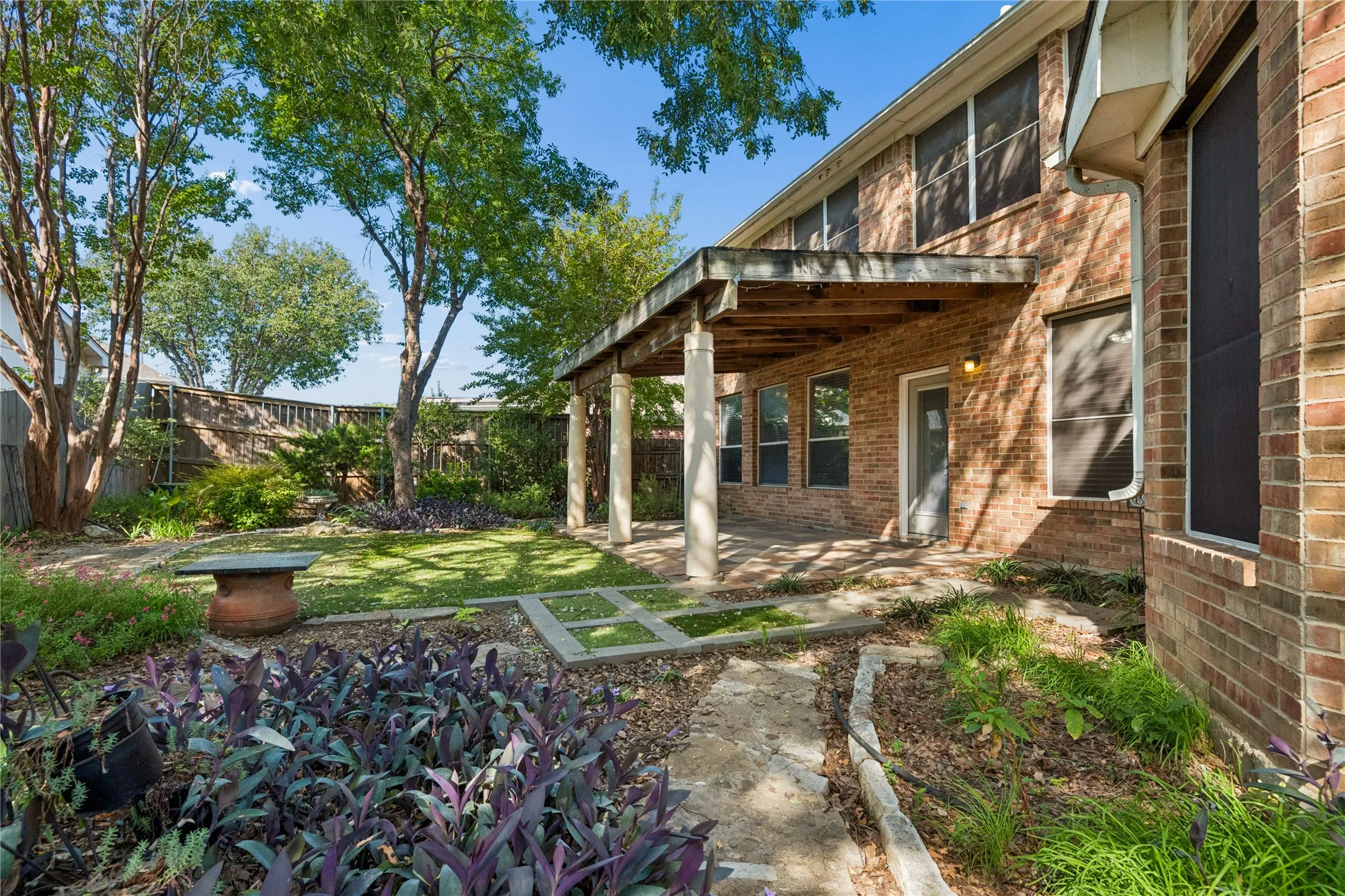Single Family Residence For Sale in Tarrant County , 5536 Cranberry Drive, Fort Worth, Texas 76137, 4 Bedroom, 4 Bathroom, 3 Garage spaces, 4,002 Sqft, built in 2001, mls#21407223, Real Estate Agent in Fort Worth, Homes For Sale in Tarrant county, Homes For Sale in Fort Worth, Realtor in Fort Worth Texas, Real Estate Brokerage Independent Realty Texas, Luminita Cordes Realtor
