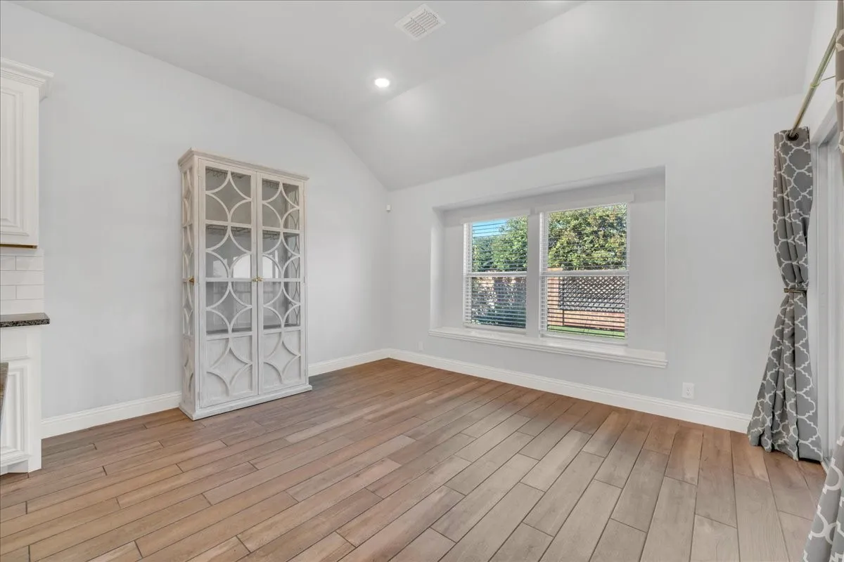 Single Family Residence For Sale in Johnson County , 1410 Quincy Drive, Mansfield, Texas 76063, 4 Bedroom, 3 Bathroom, 2 Garage spaces, 2,260 Sqft, built in 2021, mls#21405943, Real Estate Agent in Mansfield, Homes For Sale in Johnson county, Homes For Sale in Mansfield, Realtor in Mansfield Texas, Real Estate Brokerage Independent Realty Texas, Luminita Cordes Realtor