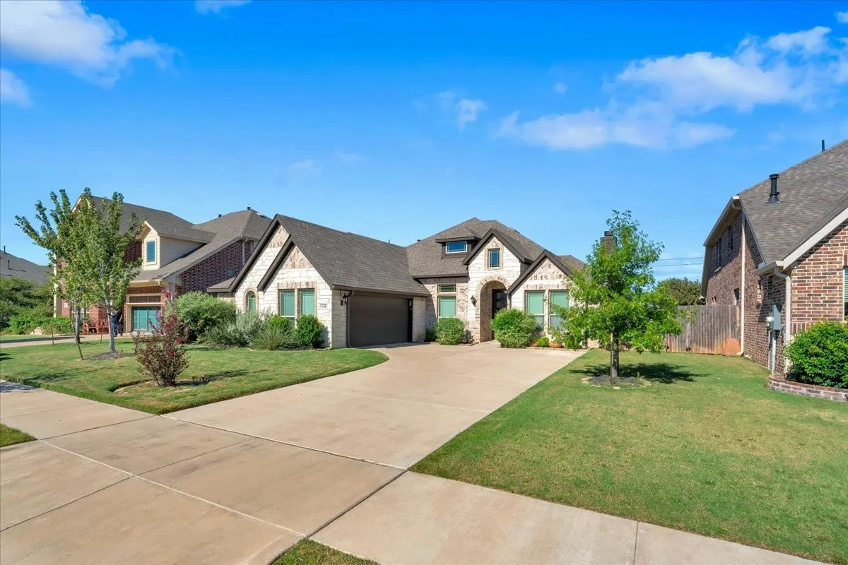 Single Family Residence For Sale in Johnson County , 1410 Quincy Drive, Mansfield, Texas 76063, 4 Bedroom, 3 Bathroom, 2 Garage spaces, 2,260 Sqft, built in 2021, mls#21405943, Real Estate Agent in Mansfield, Homes For Sale in Johnson county, Homes For Sale in Mansfield, Realtor in Mansfield Texas, Real Estate Brokerage Independent Realty Texas, Luminita Cordes Realtor