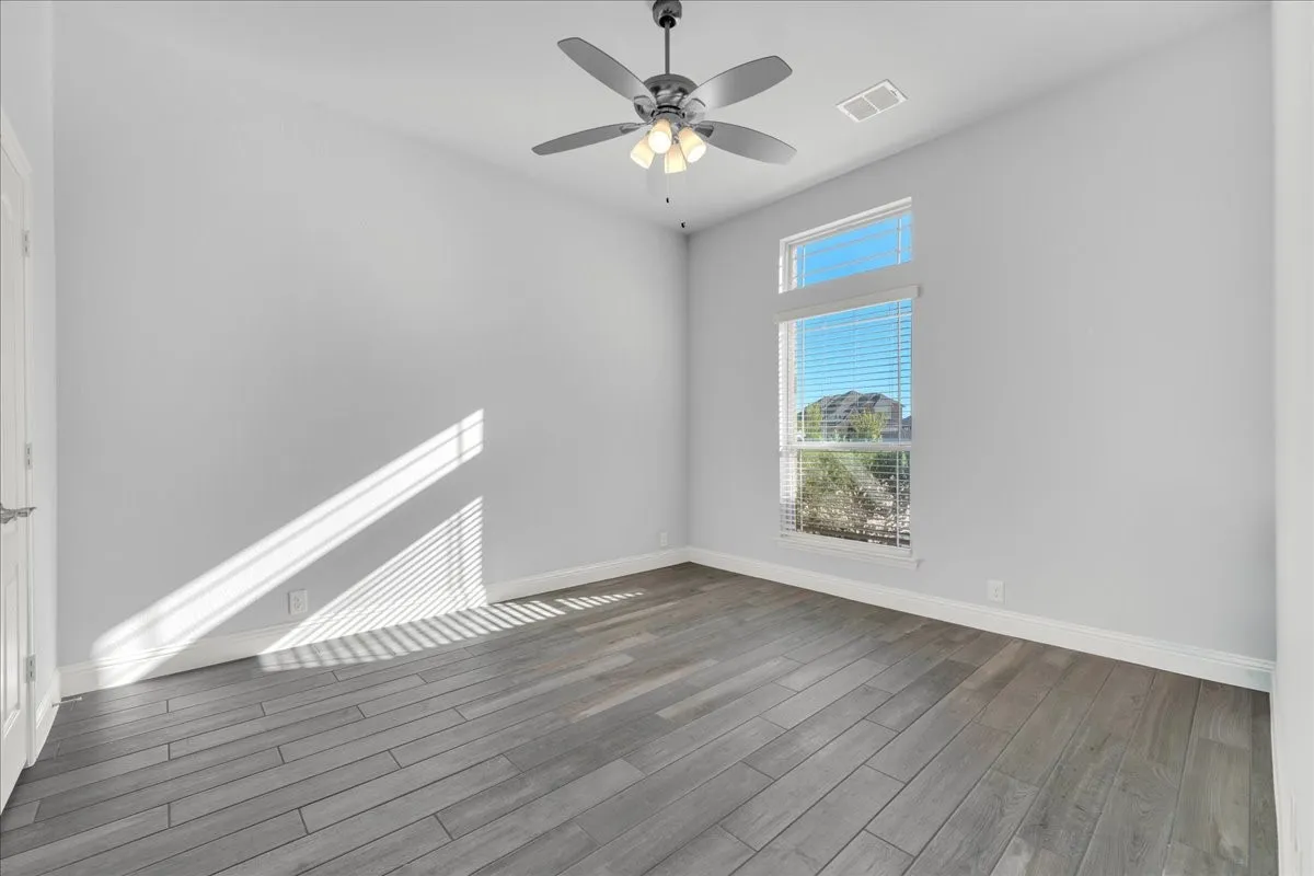Bedroom 2 (Can be utilized as an office as well)