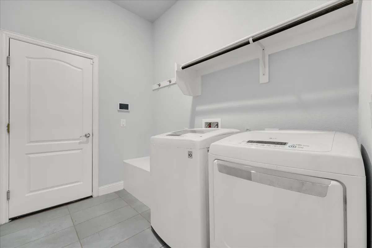 Single Family Residence For Sale in Johnson County , 1410 Quincy Drive, Mansfield, Texas 76063, 4 Bedroom, 3 Bathroom, 2 Garage spaces, 2,260 Sqft, built in 2021, mls#21405943, Real Estate Agent in Mansfield, Homes For Sale in Johnson county, Homes For Sale in Mansfield, Realtor in Mansfield Texas, Real Estate Brokerage Independent Realty Texas, Luminita Cordes Realtor