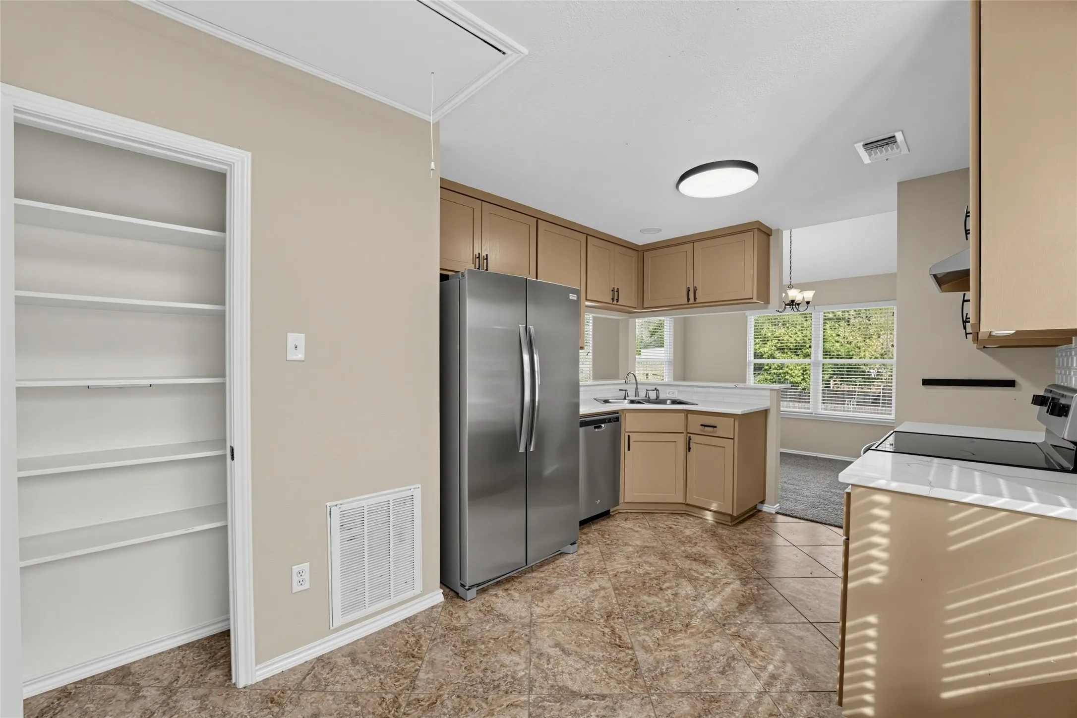 Single Family Residence For Sale in Denton County , 1335 Jasmine Drive, Lewisville, Texas 75077, 3 Bedroom, 2 Bathroom, 2 Garage spaces, 1,625 Sqft, built in 1986, mls#21396425, Real Estate Agent in Lewisville, Homes For Sale in Denton county, Homes For Sale in Lewisville, Realtor in Lewisville Texas, Real Estate Brokerage Independent Realty Texas, Luminita Cordes Realtor