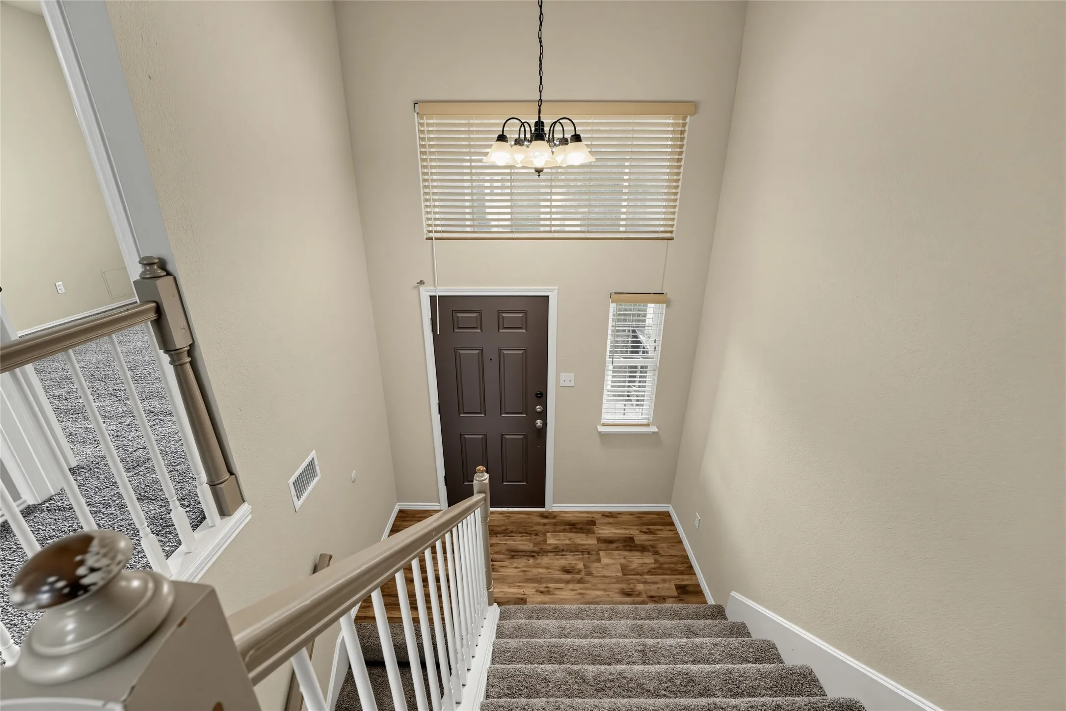 Single Family Residence For Sale in Denton County , 1335 Jasmine Drive, Lewisville, Texas 75077, 3 Bedroom, 2 Bathroom, 2 Garage spaces, 1,625 Sqft, built in 1986, mls#21396425, Real Estate Agent in Lewisville, Homes For Sale in Denton county, Homes For Sale in Lewisville, Realtor in Lewisville Texas, Real Estate Brokerage Independent Realty Texas, Luminita Cordes Realtor