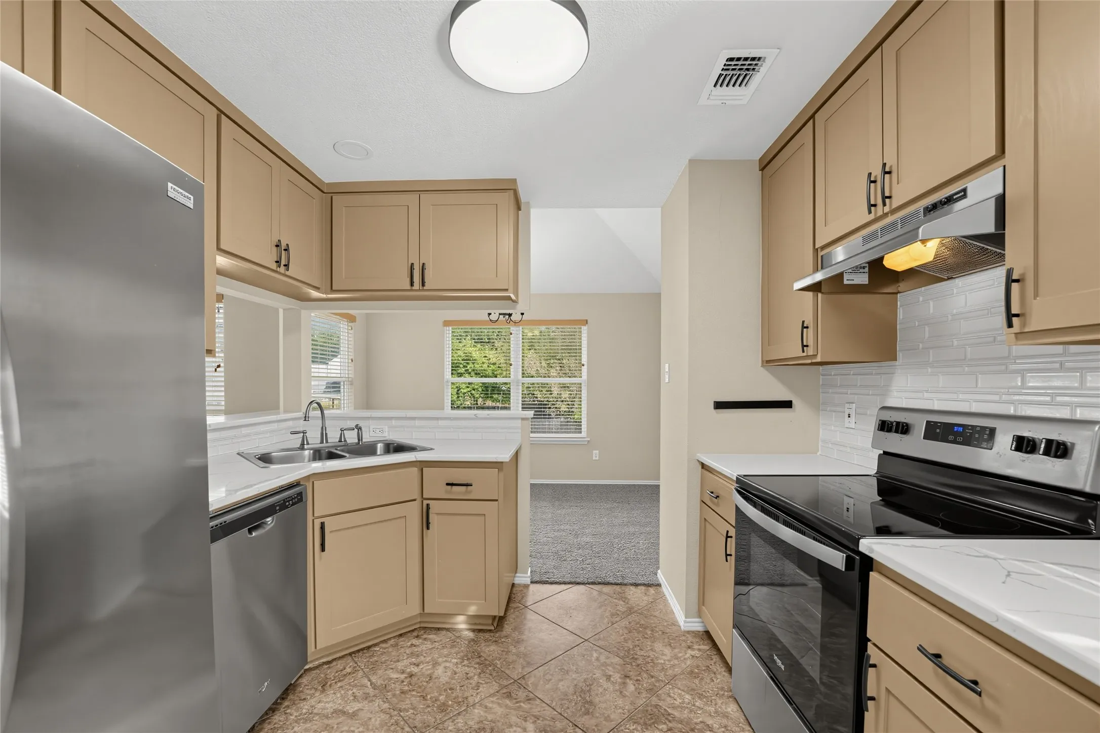 Single Family Residence For Sale in Denton County , 1335 Jasmine Drive, Lewisville, Texas 75077, 3 Bedroom, 2 Bathroom, 2 Garage spaces, 1,625 Sqft, built in 1986, mls#21396425, Real Estate Agent in Lewisville, Homes For Sale in Denton county, Homes For Sale in Lewisville, Realtor in Lewisville Texas, Real Estate Brokerage Independent Realty Texas, Luminita Cordes Realtor