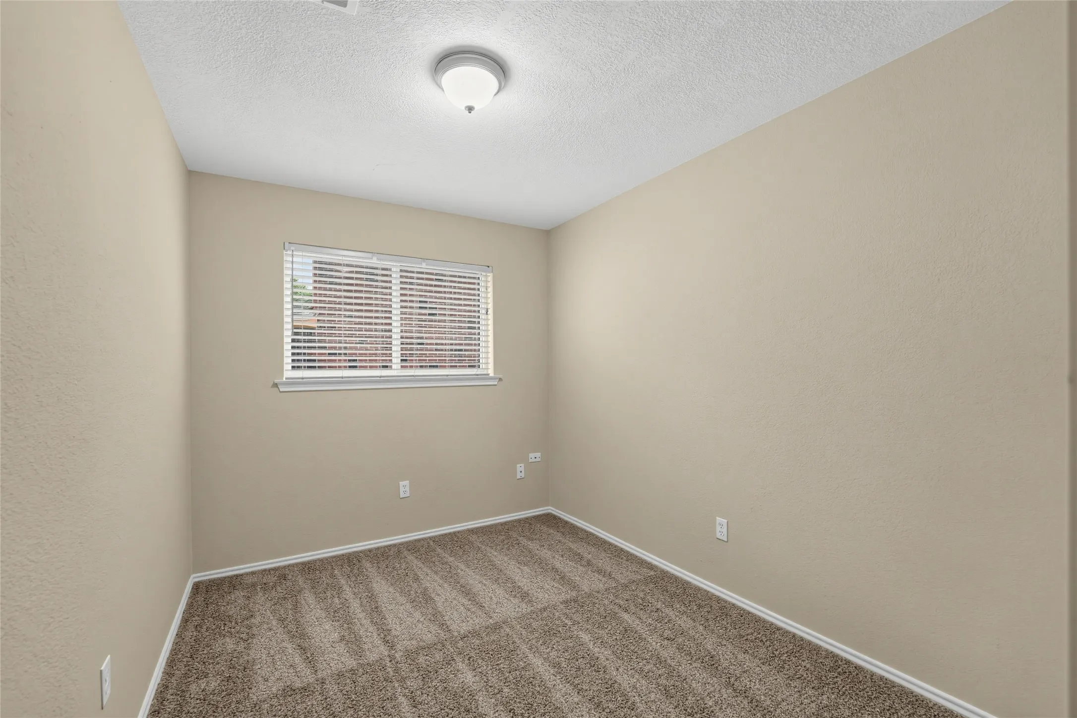 Single Family Residence For Sale in Denton County , 1335 Jasmine Drive, Lewisville, Texas 75077, 3 Bedroom, 2 Bathroom, 2 Garage spaces, 1,625 Sqft, built in 1986, mls#21396425, Real Estate Agent in Lewisville, Homes For Sale in Denton county, Homes For Sale in Lewisville, Realtor in Lewisville Texas, Real Estate Brokerage Independent Realty Texas, Luminita Cordes Realtor