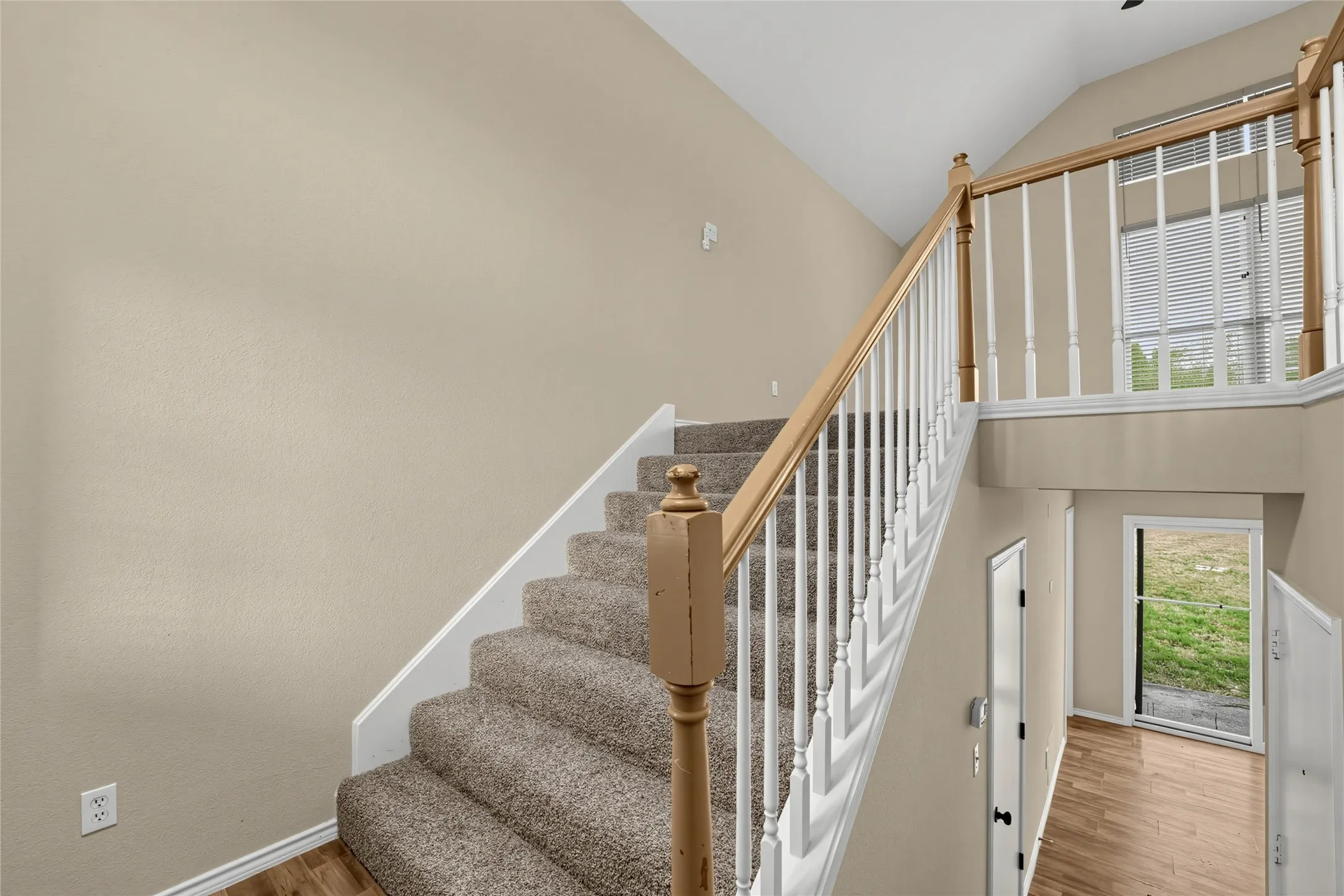 Single Family Residence For Sale in Denton County , 1335 Jasmine Drive, Lewisville, Texas 75077, 3 Bedroom, 2 Bathroom, 2 Garage spaces, 1,625 Sqft, built in 1986, mls#21396425, Real Estate Agent in Lewisville, Homes For Sale in Denton county, Homes For Sale in Lewisville, Realtor in Lewisville Texas, Real Estate Brokerage Independent Realty Texas, Luminita Cordes Realtor