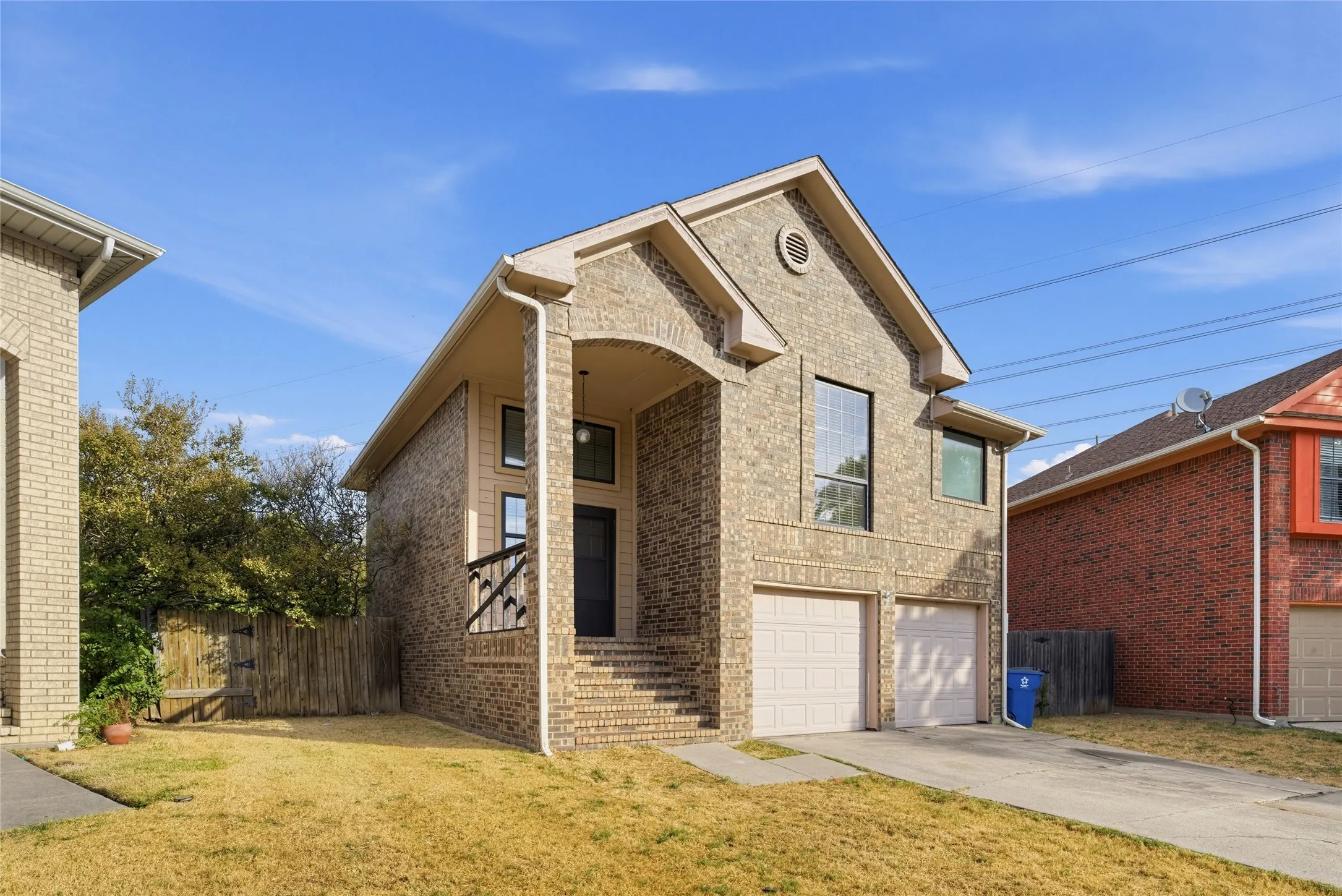 Single Family Residence For Sale in Denton County , 1335 Jasmine Drive, Lewisville, Texas 75077, 3 Bedroom, 2 Bathroom, 2 Garage spaces, 1,625 Sqft, built in 1986, mls#21396425, Real Estate Agent in Lewisville, Homes For Sale in Denton county, Homes For Sale in Lewisville, Realtor in Lewisville Texas, Real Estate Brokerage Independent Realty Texas, Luminita Cordes Realtor