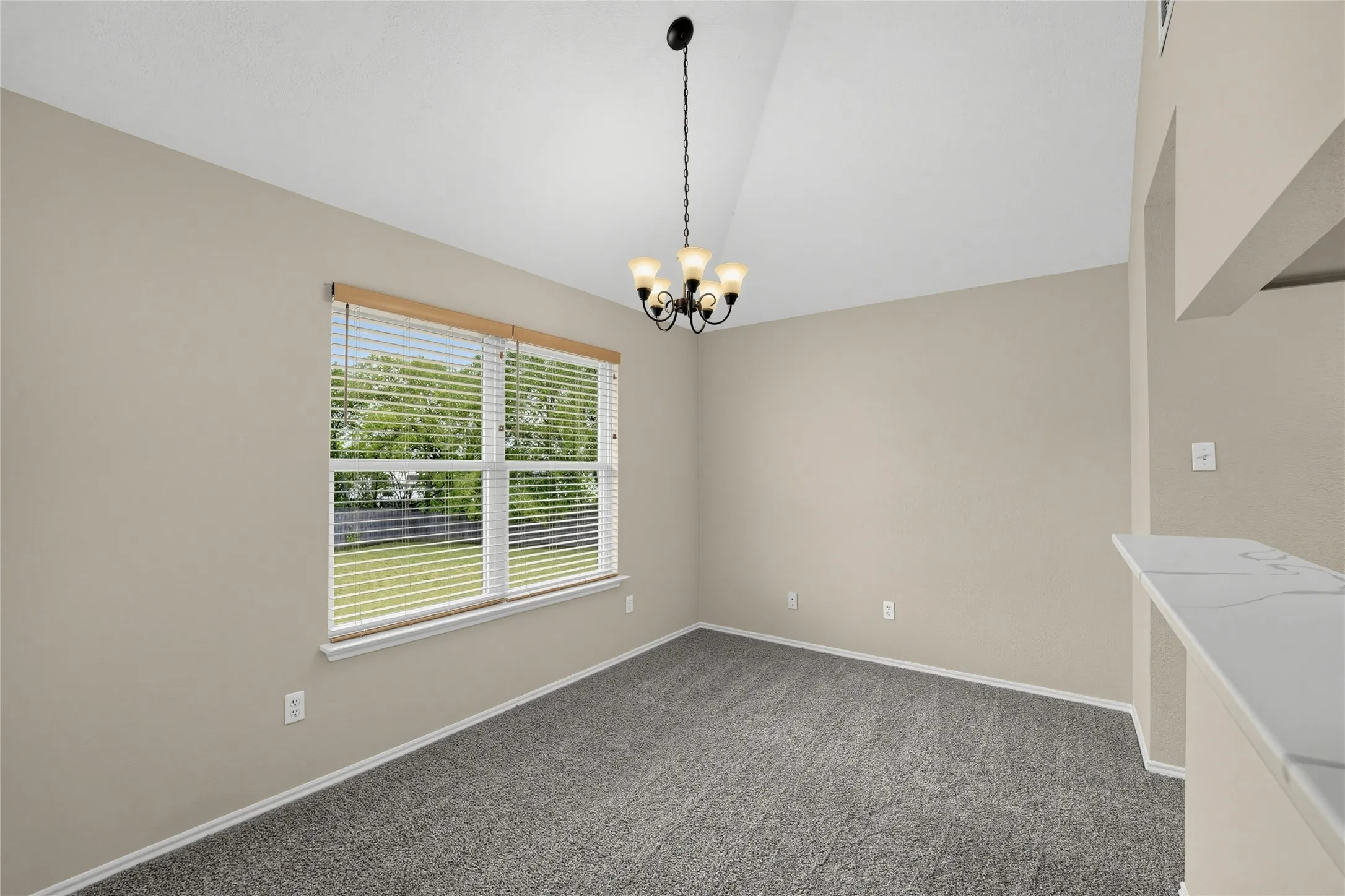 Single Family Residence For Sale in Denton County , 1335 Jasmine Drive, Lewisville, Texas 75077, 3 Bedroom, 2 Bathroom, 2 Garage spaces, 1,625 Sqft, built in 1986, mls#21396425, Real Estate Agent in Lewisville, Homes For Sale in Denton county, Homes For Sale in Lewisville, Realtor in Lewisville Texas, Real Estate Brokerage Independent Realty Texas, Luminita Cordes Realtor
