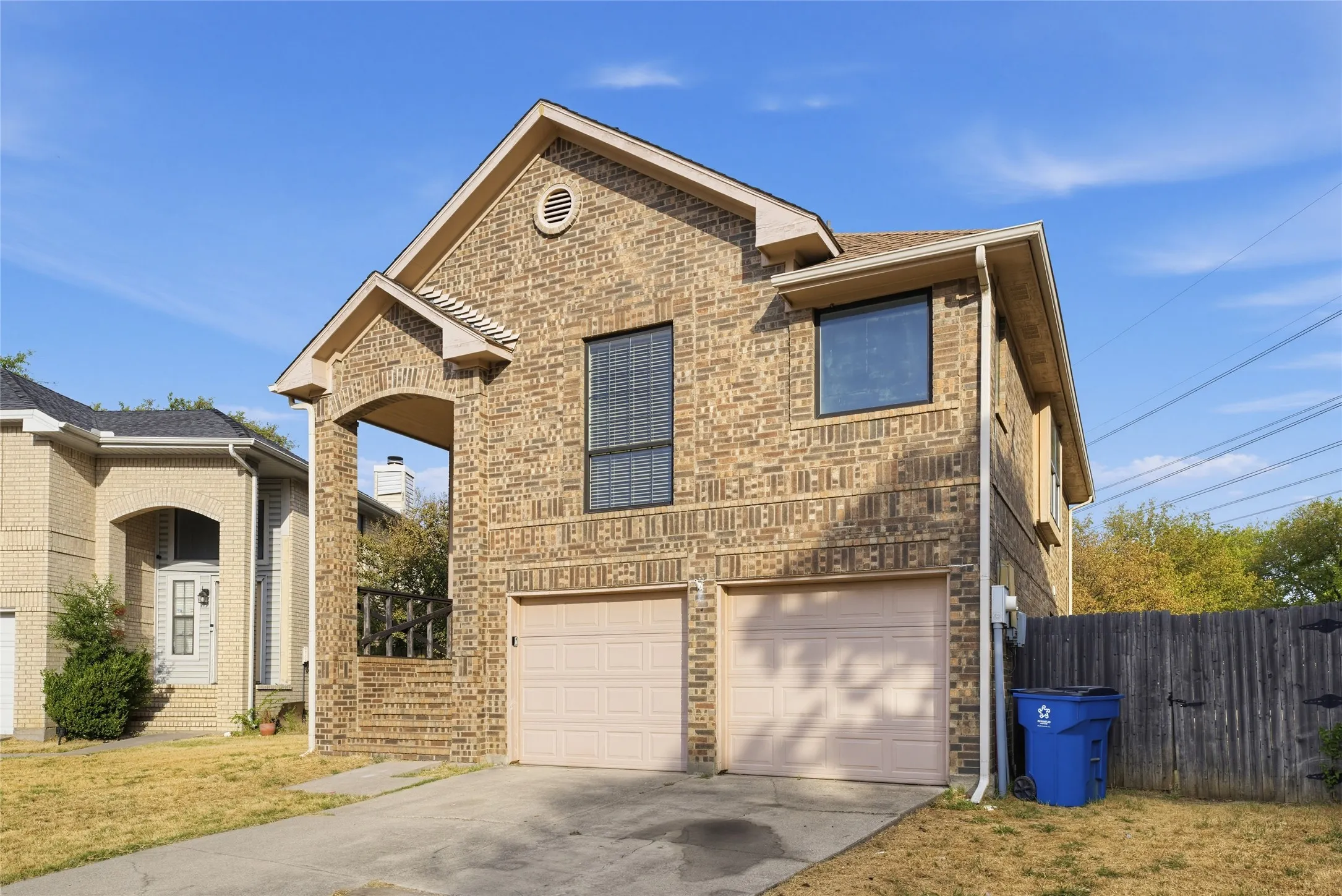 Single Family Residence For Sale in Denton County , 1335 Jasmine Drive, Lewisville, Texas 75077, 3 Bedroom, 2 Bathroom, 2 Garage spaces, 1,625 Sqft, built in 1986, mls#21396425, Real Estate Agent in Lewisville, Homes For Sale in Denton county, Homes For Sale in Lewisville, Realtor in Lewisville Texas, Real Estate Brokerage Independent Realty Texas, Luminita Cordes Realtor