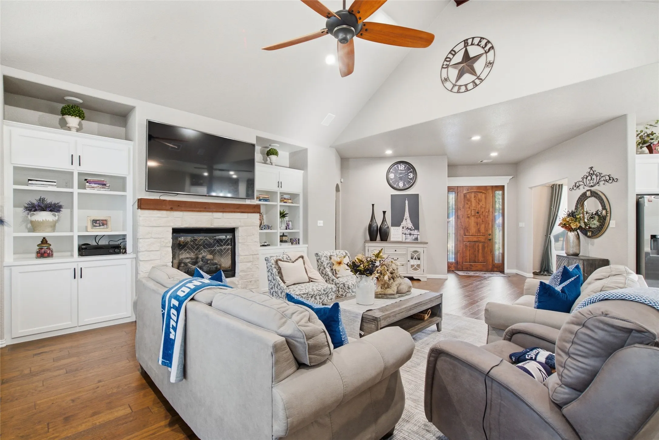 Single Family Residence For Sale in Tarrant County , 108 Ty Lane, Azle, Texas 76020, 3 Bedroom, 2 Bathroom, 3 Garage spaces, 2,273 Sqft, built in 2019, mls#21407233, Real Estate Agent in Azle, Homes For Sale in Tarrant county, Homes For Sale in Azle, Realtor in Azle Texas, Real Estate Brokerage Independent Realty Texas, Luminita Cordes Realtor
