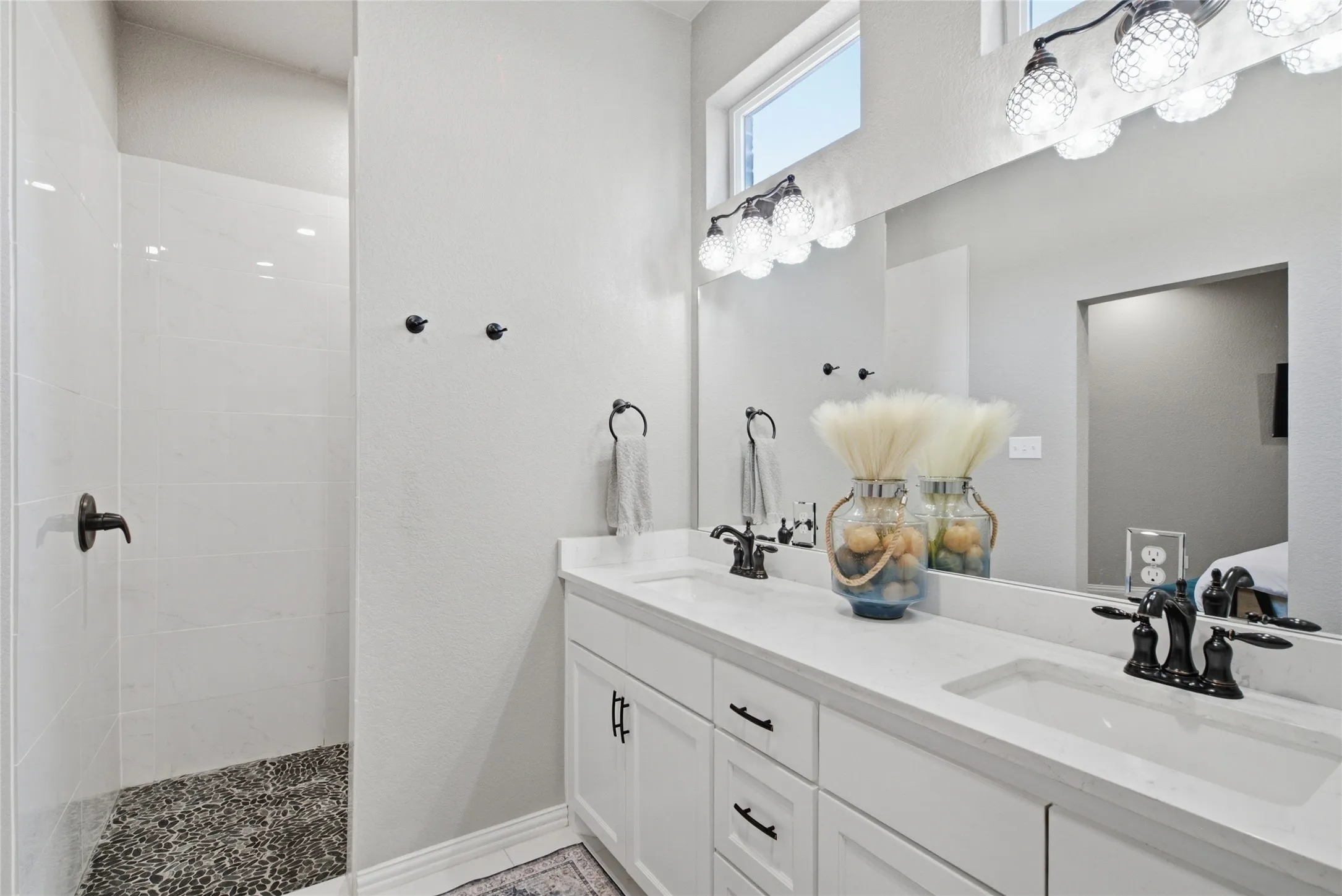 Single Family Residence For Sale in Tarrant County , 108 Ty Lane, Azle, Texas 76020, 3 Bedroom, 2 Bathroom, 3 Garage spaces, 2,273 Sqft, built in 2019, mls#21407233, Real Estate Agent in Azle, Homes For Sale in Tarrant county, Homes For Sale in Azle, Realtor in Azle Texas, Real Estate Brokerage Independent Realty Texas, Luminita Cordes Realtor