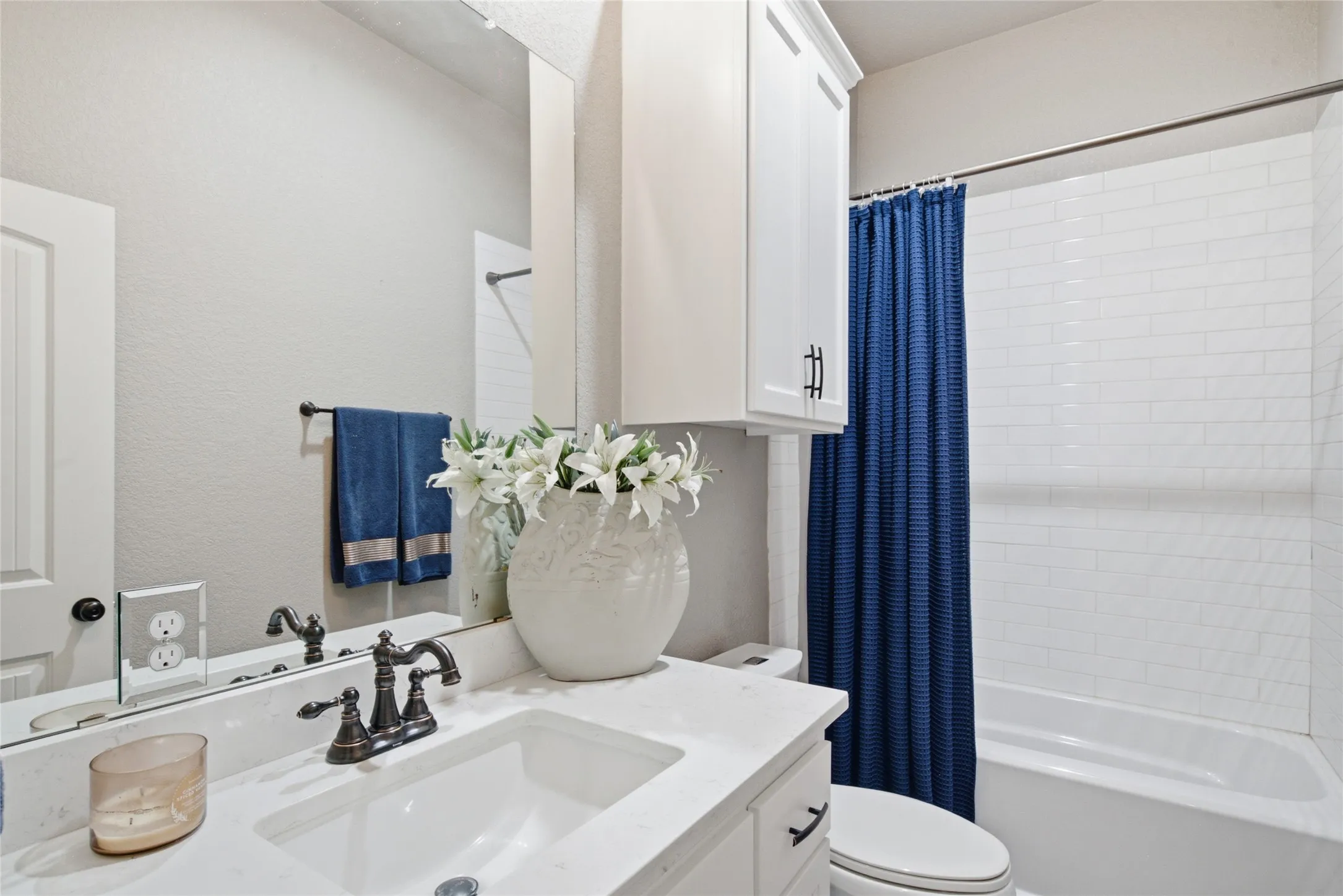 Single Family Residence For Sale in Tarrant County , 108 Ty Lane, Azle, Texas 76020, 3 Bedroom, 2 Bathroom, 3 Garage spaces, 2,273 Sqft, built in 2019, mls#21407233, Real Estate Agent in Azle, Homes For Sale in Tarrant county, Homes For Sale in Azle, Realtor in Azle Texas, Real Estate Brokerage Independent Realty Texas, Luminita Cordes Realtor