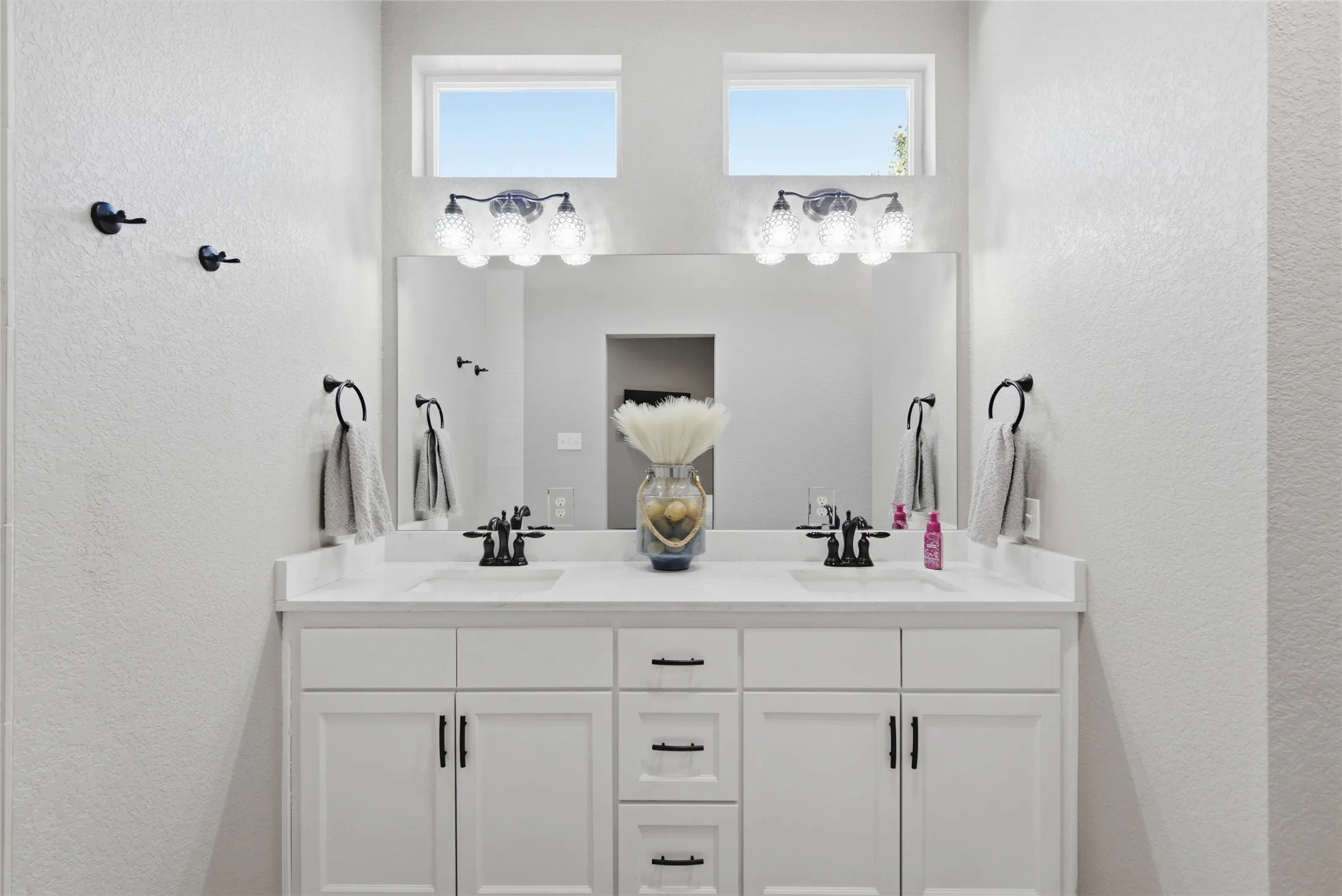 Single Family Residence For Sale in Tarrant County , 108 Ty Lane, Azle, Texas 76020, 3 Bedroom, 2 Bathroom, 3 Garage spaces, 2,273 Sqft, built in 2019, mls#21407233, Real Estate Agent in Azle, Homes For Sale in Tarrant county, Homes For Sale in Azle, Realtor in Azle Texas, Real Estate Brokerage Independent Realty Texas, Luminita Cordes Realtor