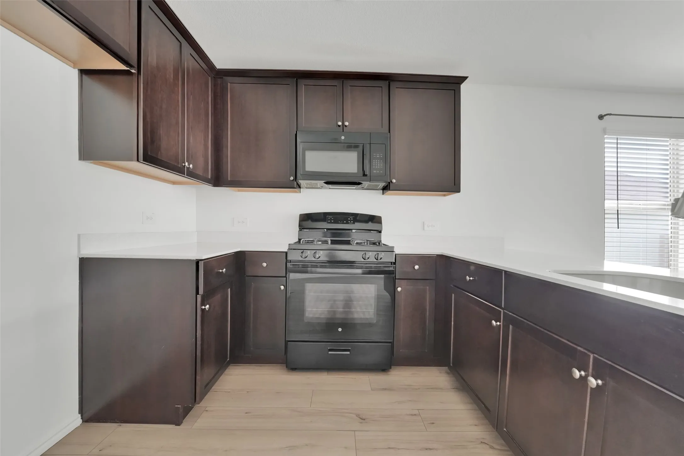 Single Family Residence For Rent in Denton County , 305 Frio Pass Trail, Fort Worth, Texas 76052, 4 Bedroom, 3 Bathroom, 2 Garage spaces, 1,916 Sqft, built in 2021, mls#21405648, Real Estate Agent in Fort Worth, Homes For Rent in Denton county, Homes For Rent in Fort Worth, Realtor in Fort Worth Texas, Real Estate Brokerage Independent Realty Texas, Luminita Cordes Realtor