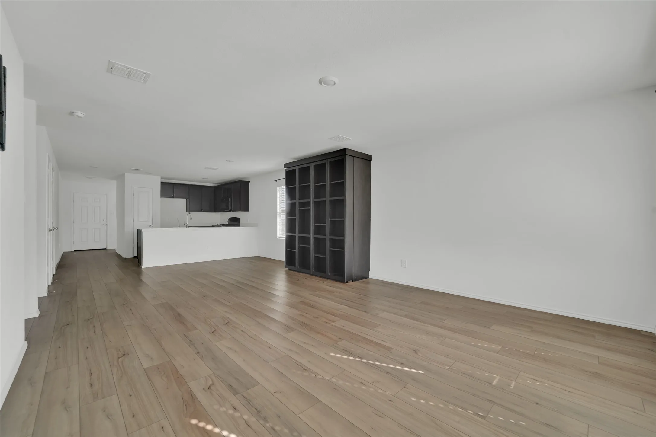 Single Family Residence For Rent in Denton County , 305 Frio Pass Trail, Fort Worth, Texas 76052, 4 Bedroom, 3 Bathroom, 2 Garage spaces, 1,916 Sqft, built in 2021, mls#21405648, Real Estate Agent in Fort Worth, Homes For Rent in Denton county, Homes For Rent in Fort Worth, Realtor in Fort Worth Texas, Real Estate Brokerage Independent Realty Texas, Luminita Cordes Realtor
