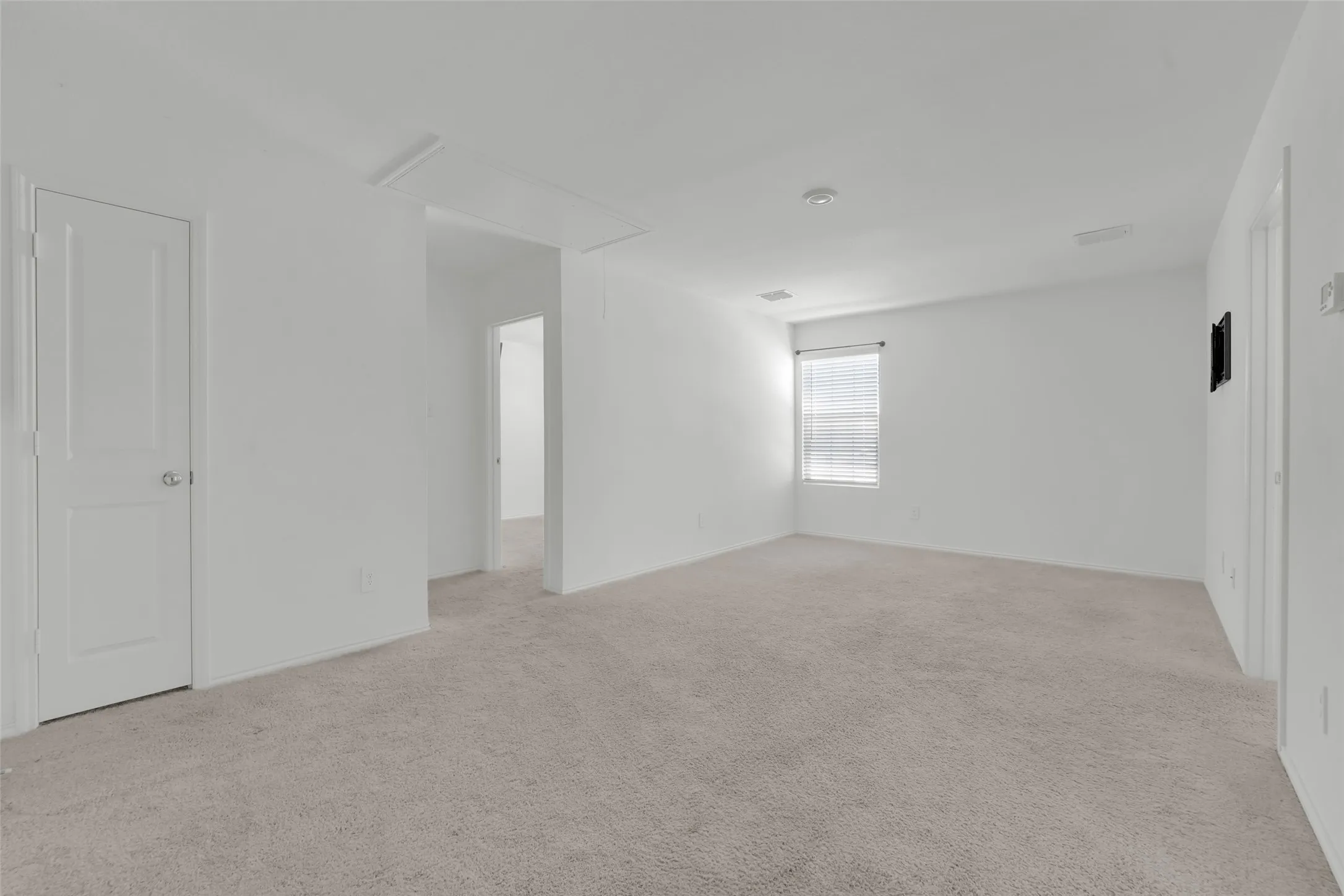 Single Family Residence For Rent in Denton County , 305 Frio Pass Trail, Fort Worth, Texas 76052, 4 Bedroom, 3 Bathroom, 2 Garage spaces, 1,916 Sqft, built in 2021, mls#21405648, Real Estate Agent in Fort Worth, Homes For Rent in Denton county, Homes For Rent in Fort Worth, Realtor in Fort Worth Texas, Real Estate Brokerage Independent Realty Texas, Luminita Cordes Realtor