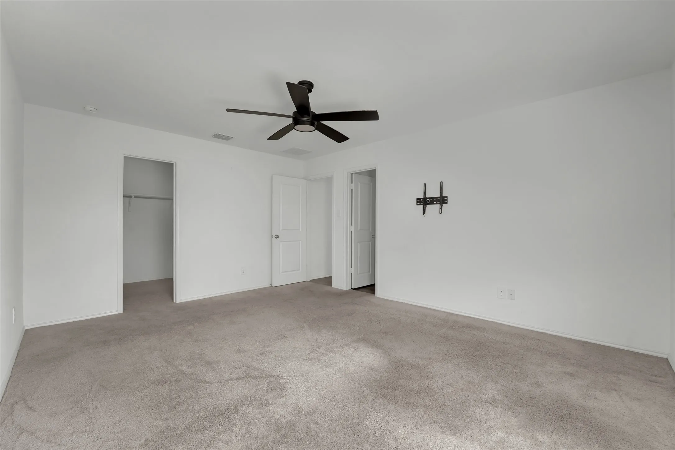 Single Family Residence For Rent in Denton County , 305 Frio Pass Trail, Fort Worth, Texas 76052, 4 Bedroom, 3 Bathroom, 2 Garage spaces, 1,916 Sqft, built in 2021, mls#21405648, Real Estate Agent in Fort Worth, Homes For Rent in Denton county, Homes For Rent in Fort Worth, Realtor in Fort Worth Texas, Real Estate Brokerage Independent Realty Texas, Luminita Cordes Realtor